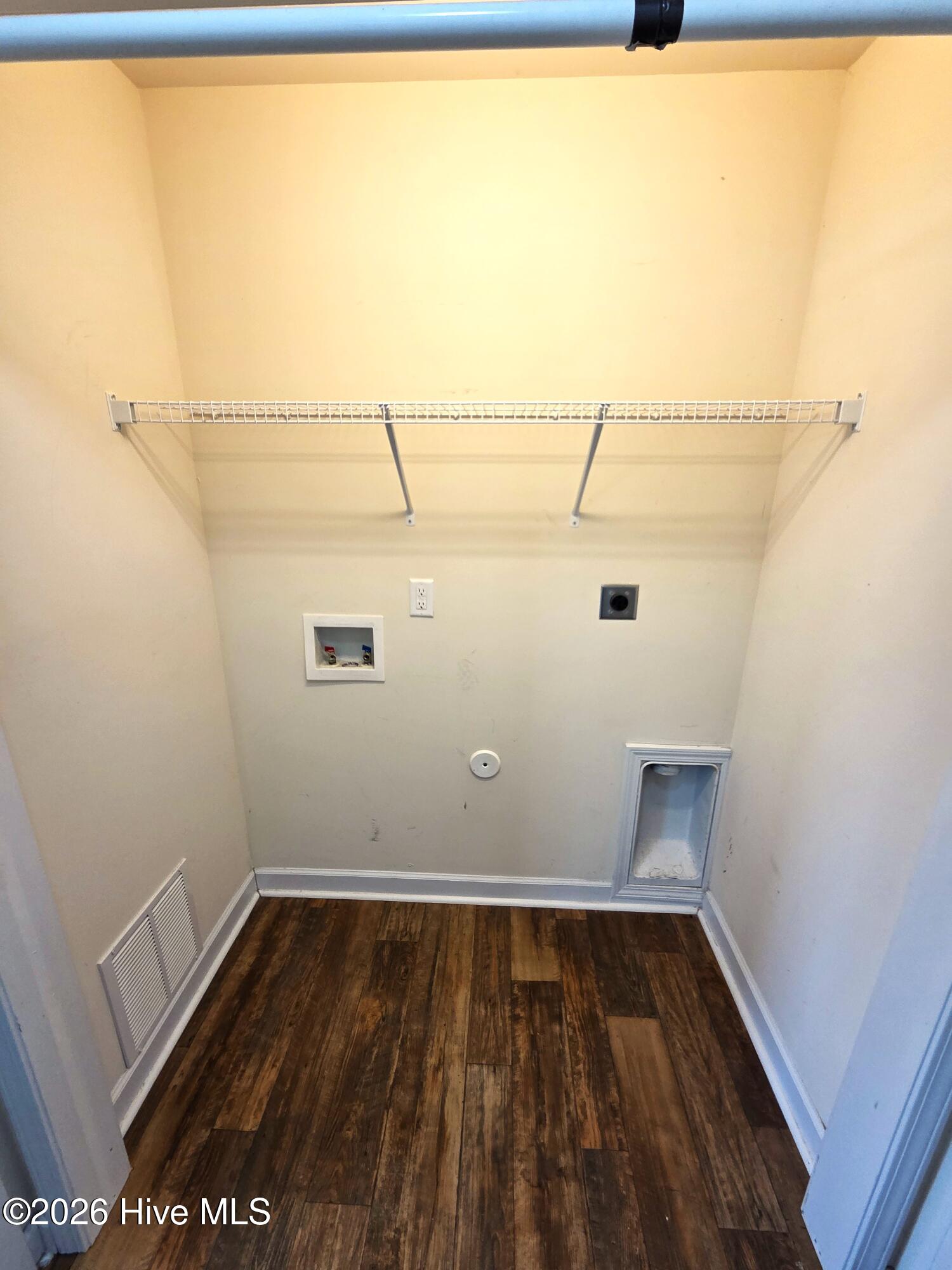 100527843 | Photo 27