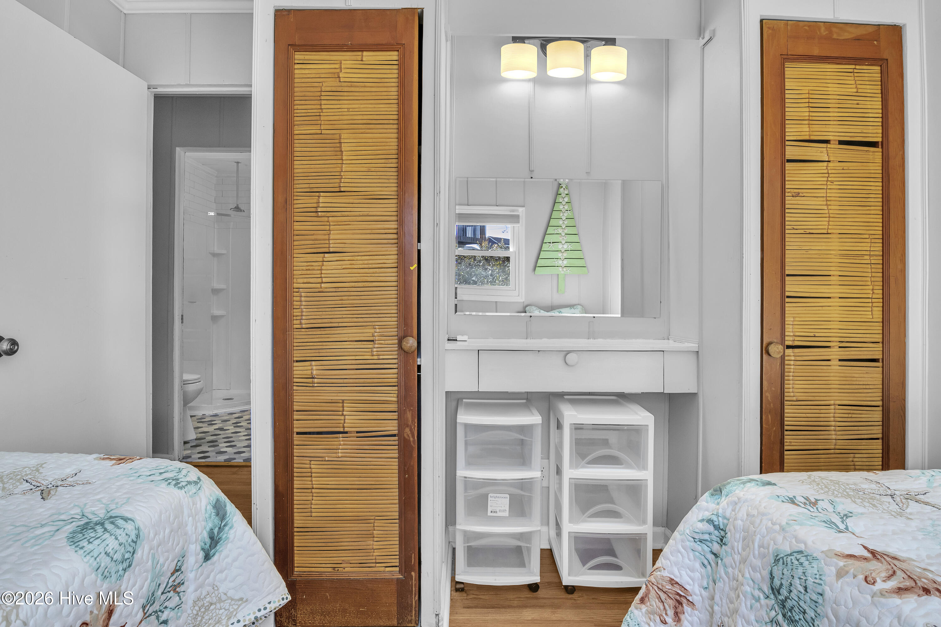 100550630 | Photo 22