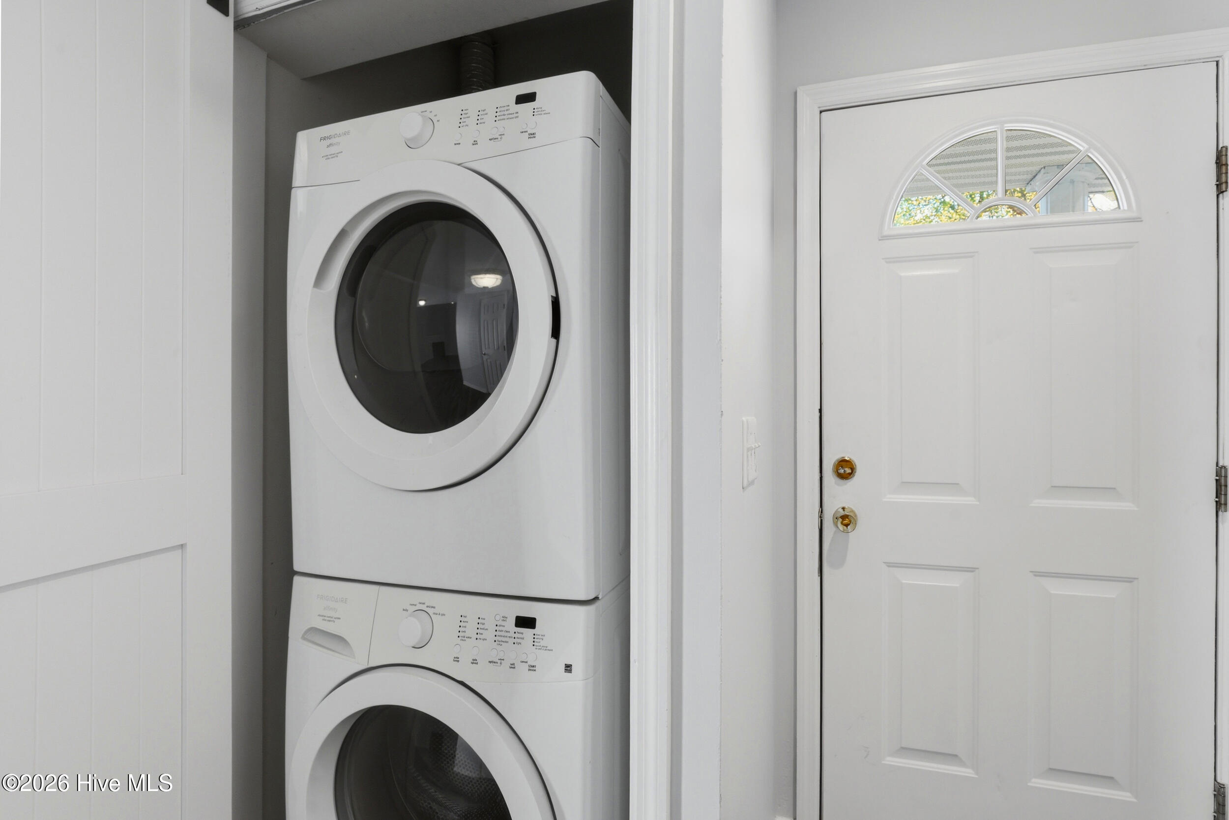 100564437 | Photo 29