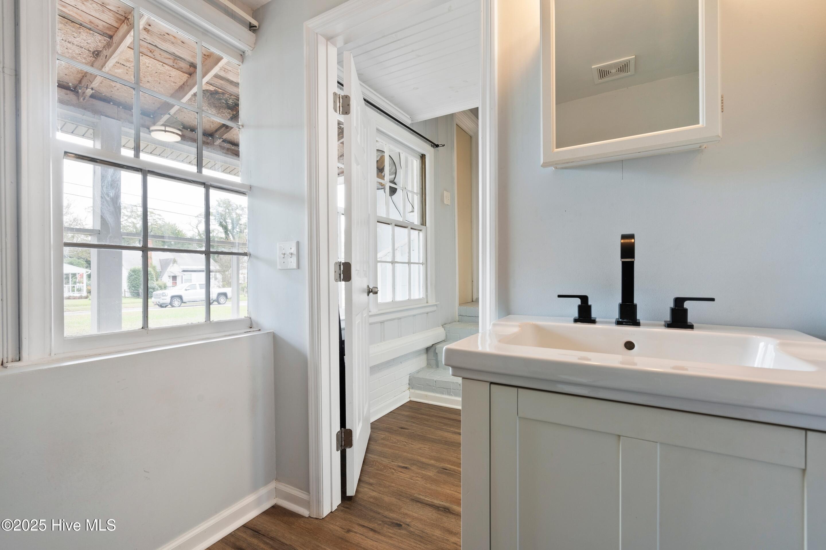 100521432 | Photo 28