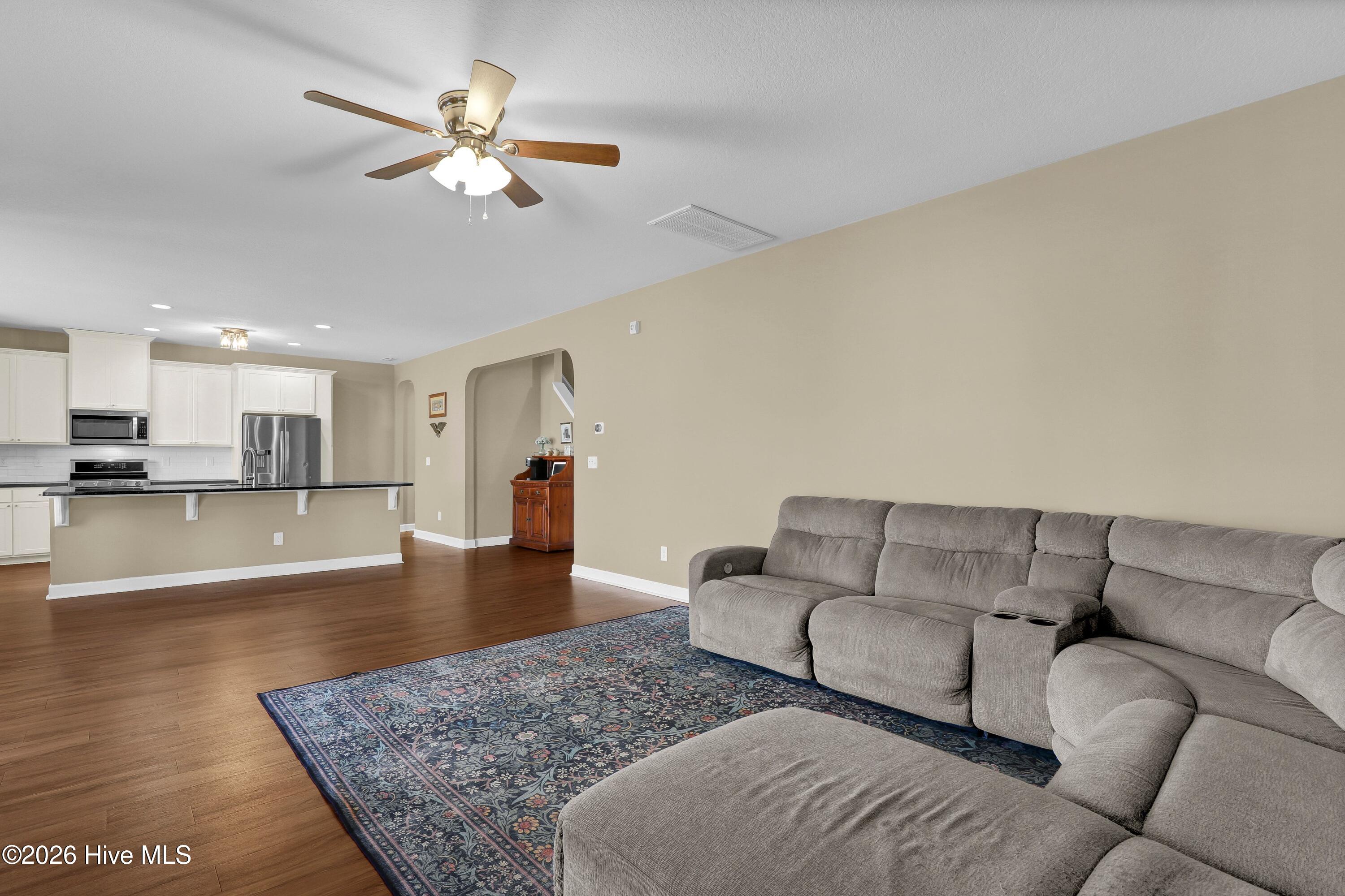 100553474 | Photo 17