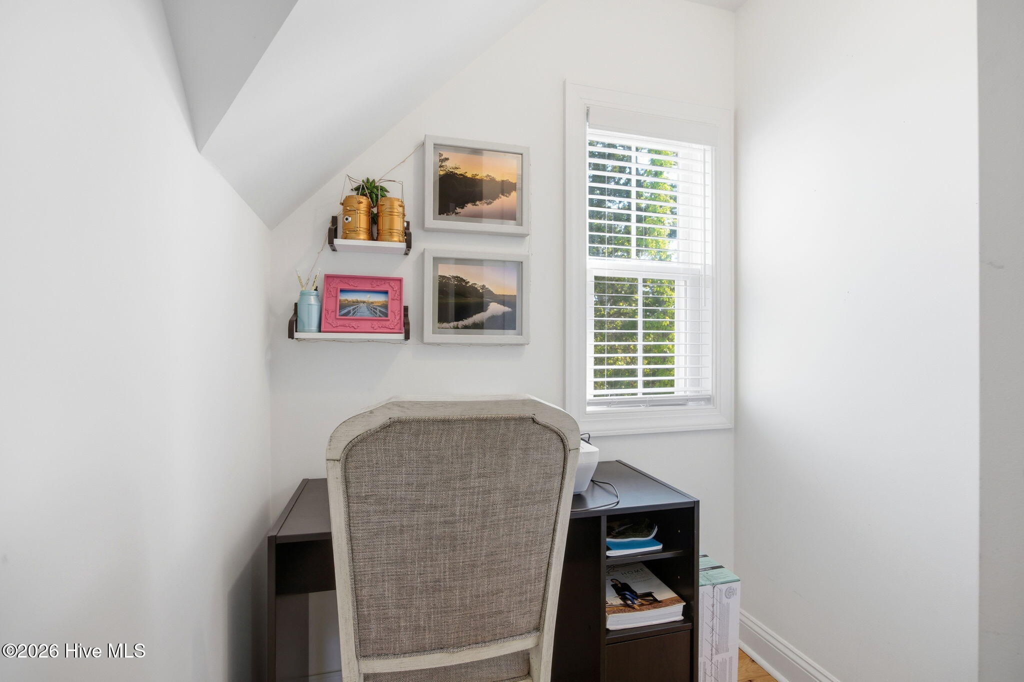 100569649 | Photo 26