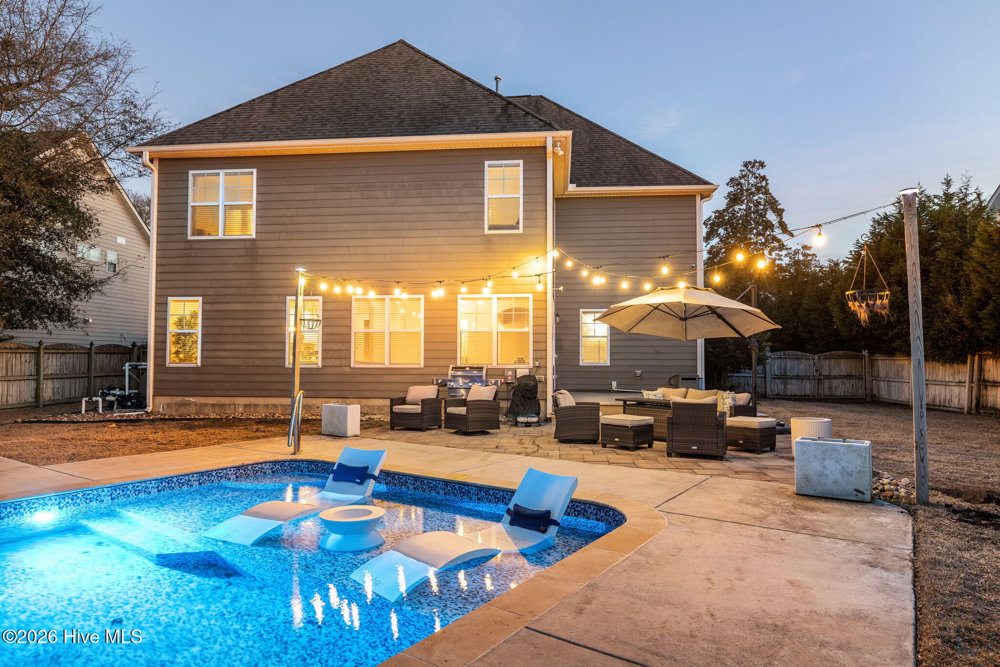 100554627 | Photo 41