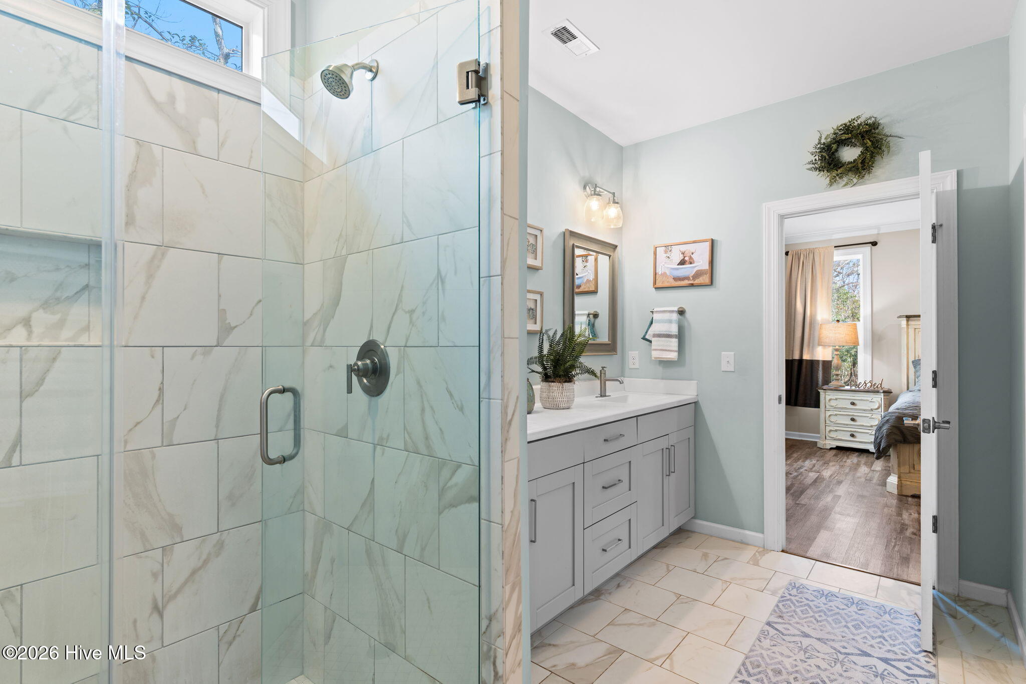 100551442 | Photo 16