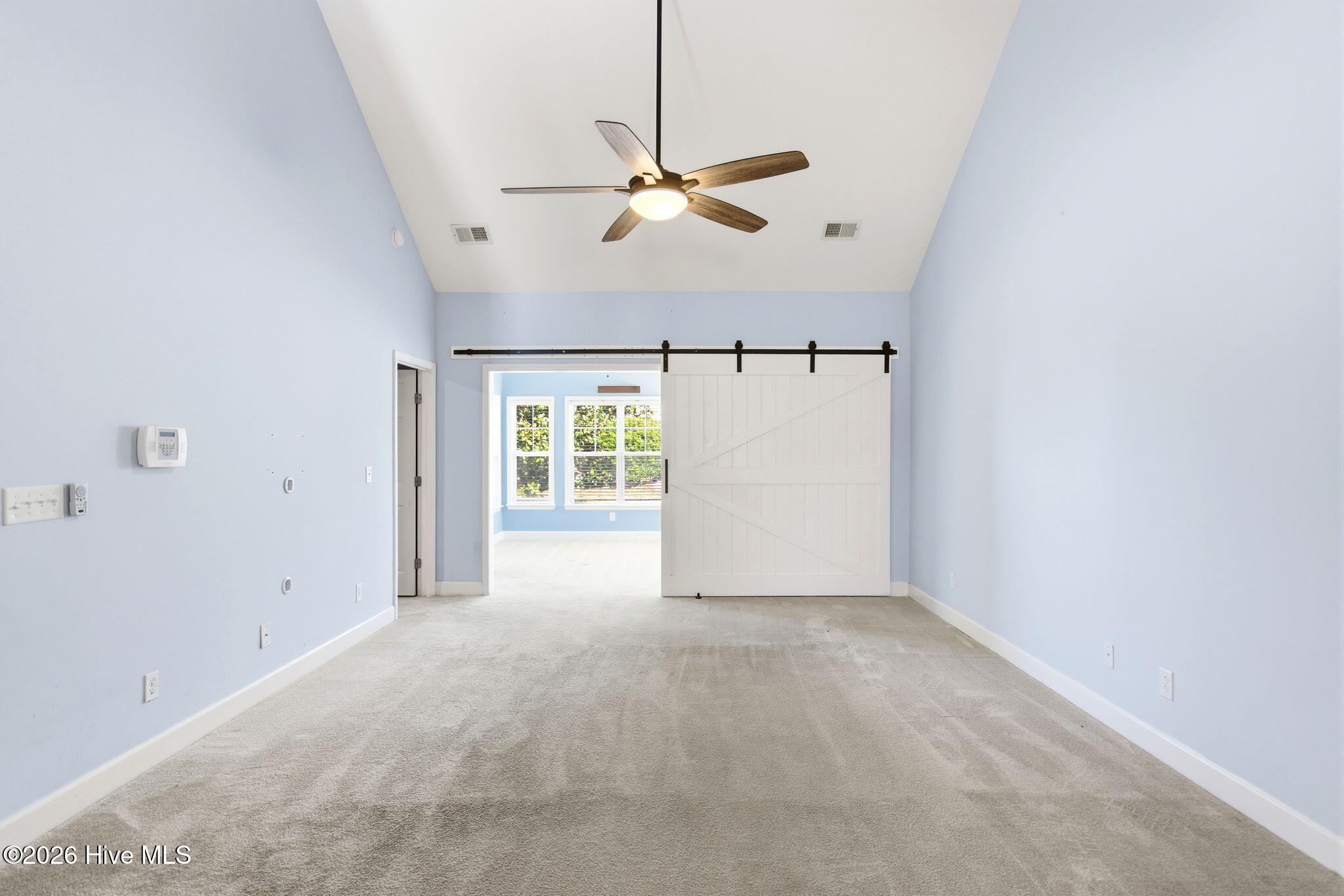 100564398 | Photo 15