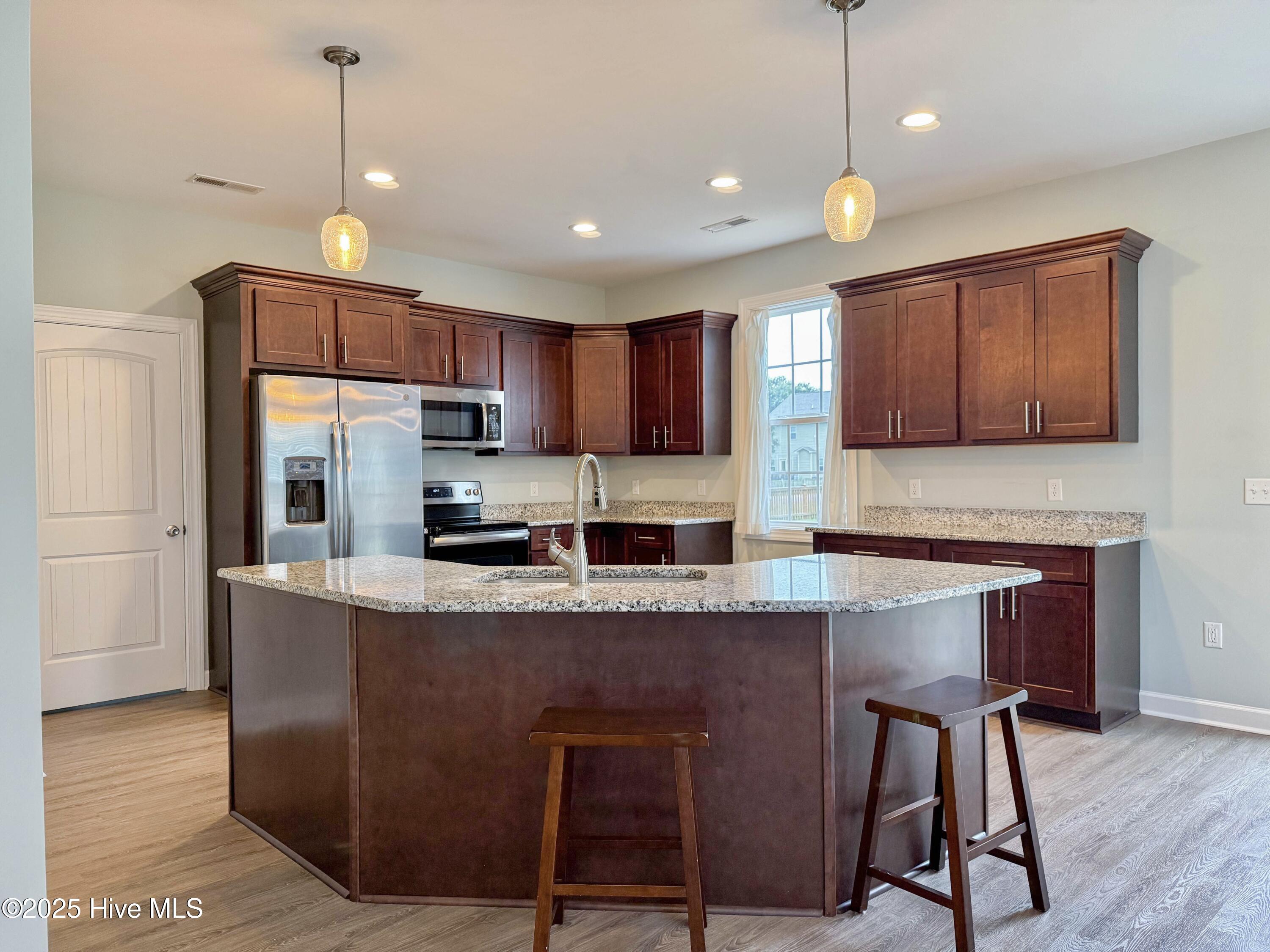 100536408 | Photo 20