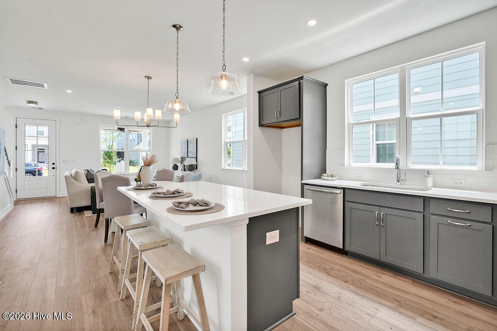 100558697 | Photo 23