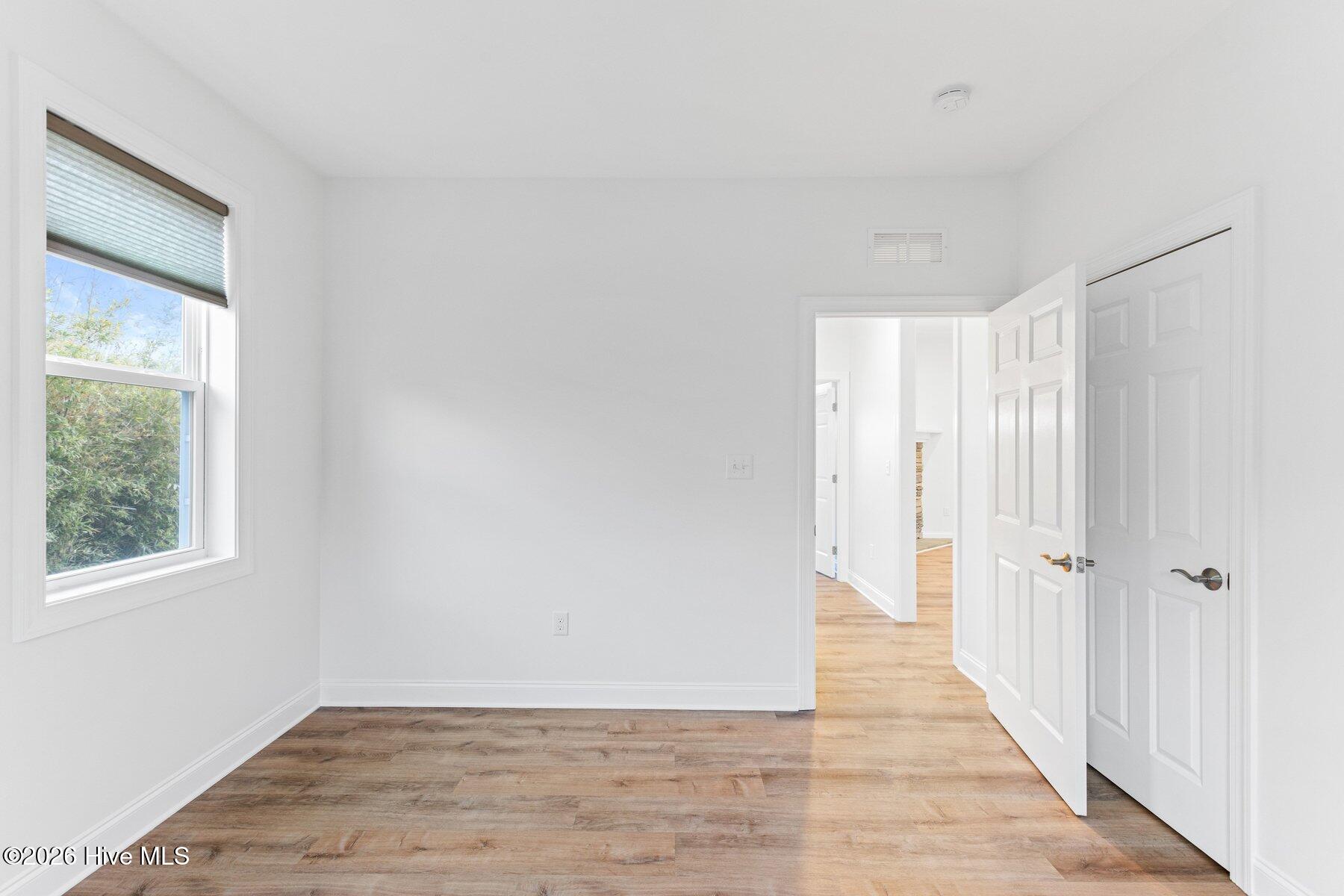 100550718 | Photo 24