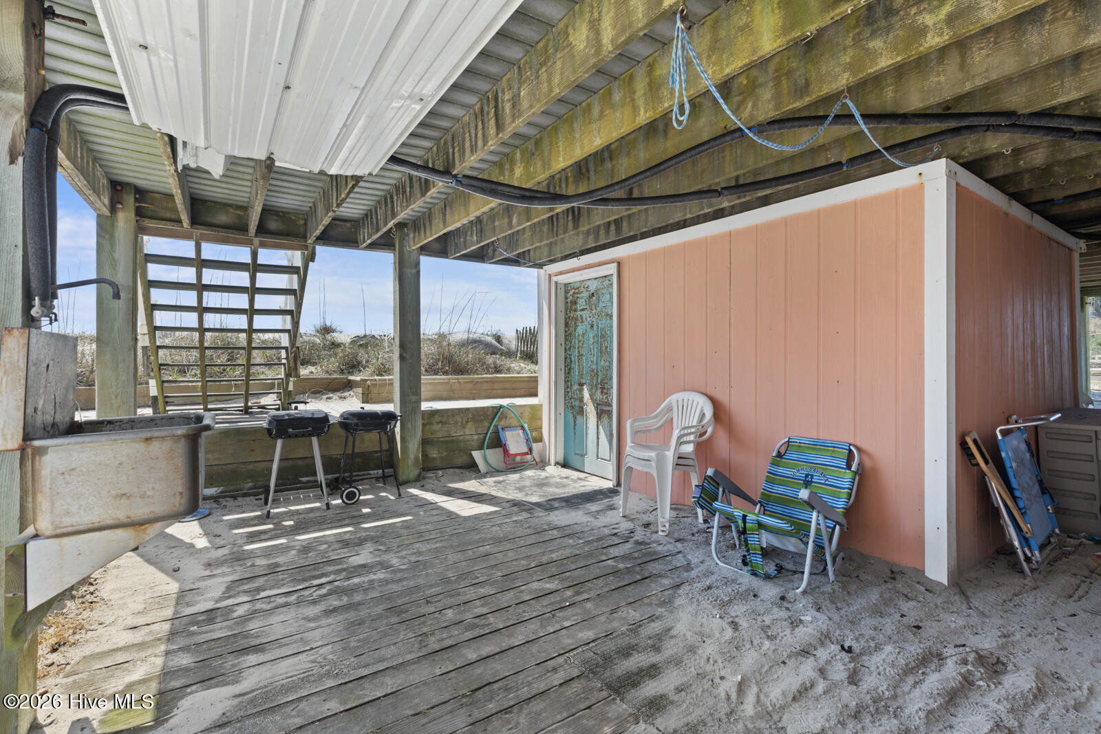 100569371 | Photo 10