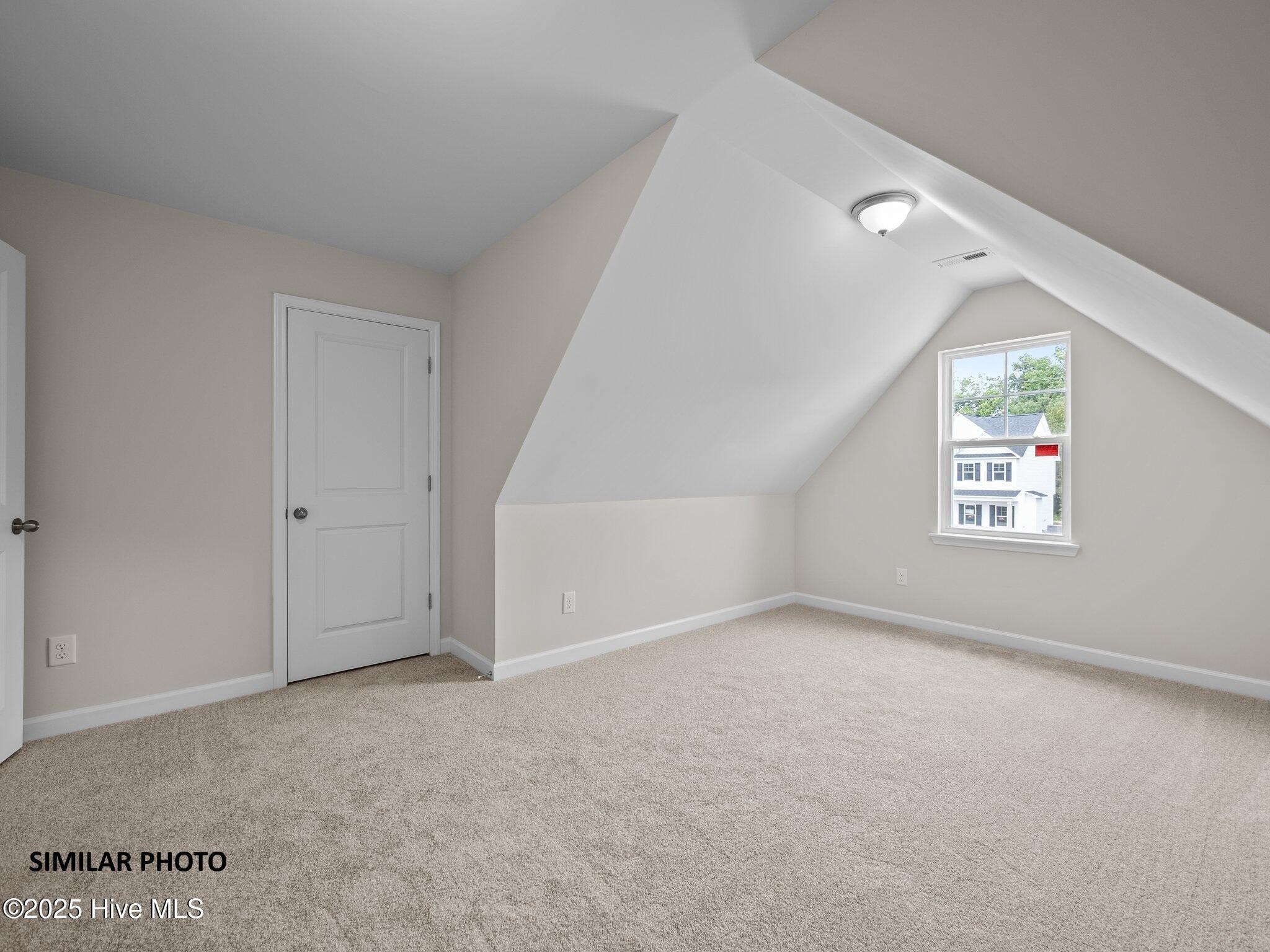 100519589 | Photo 26