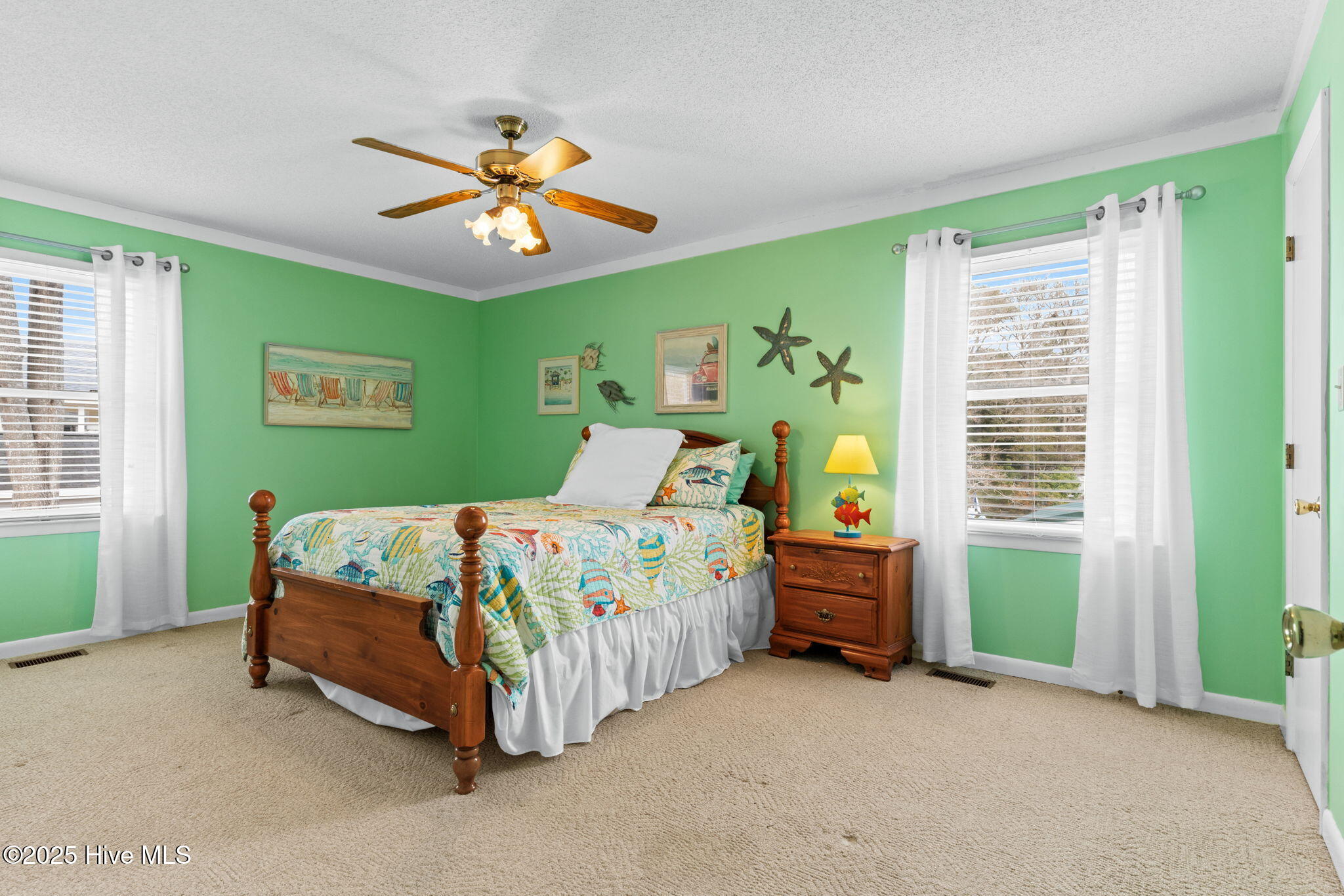 100544107 | Photo 25