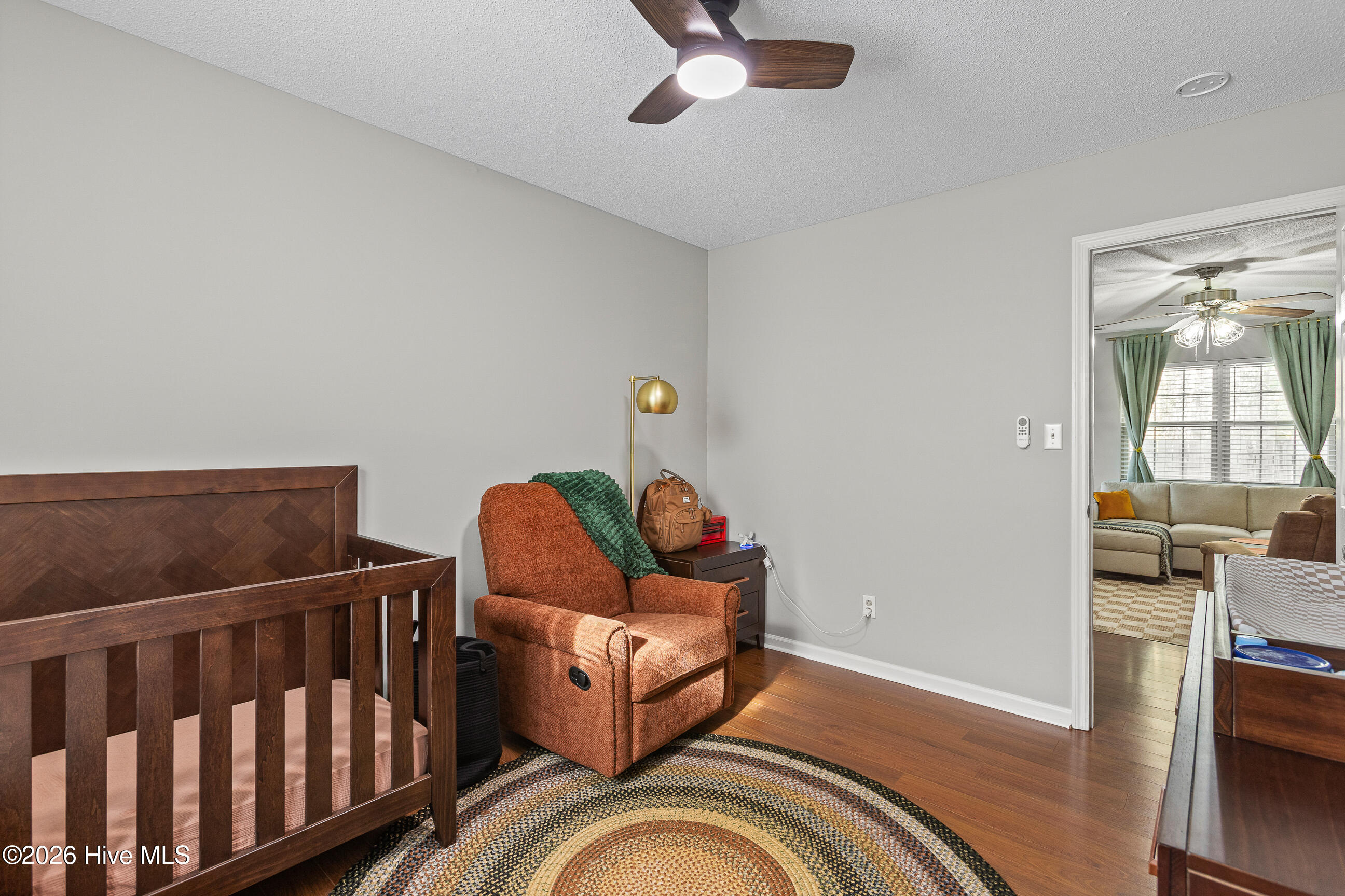 100553126 | Photo 18