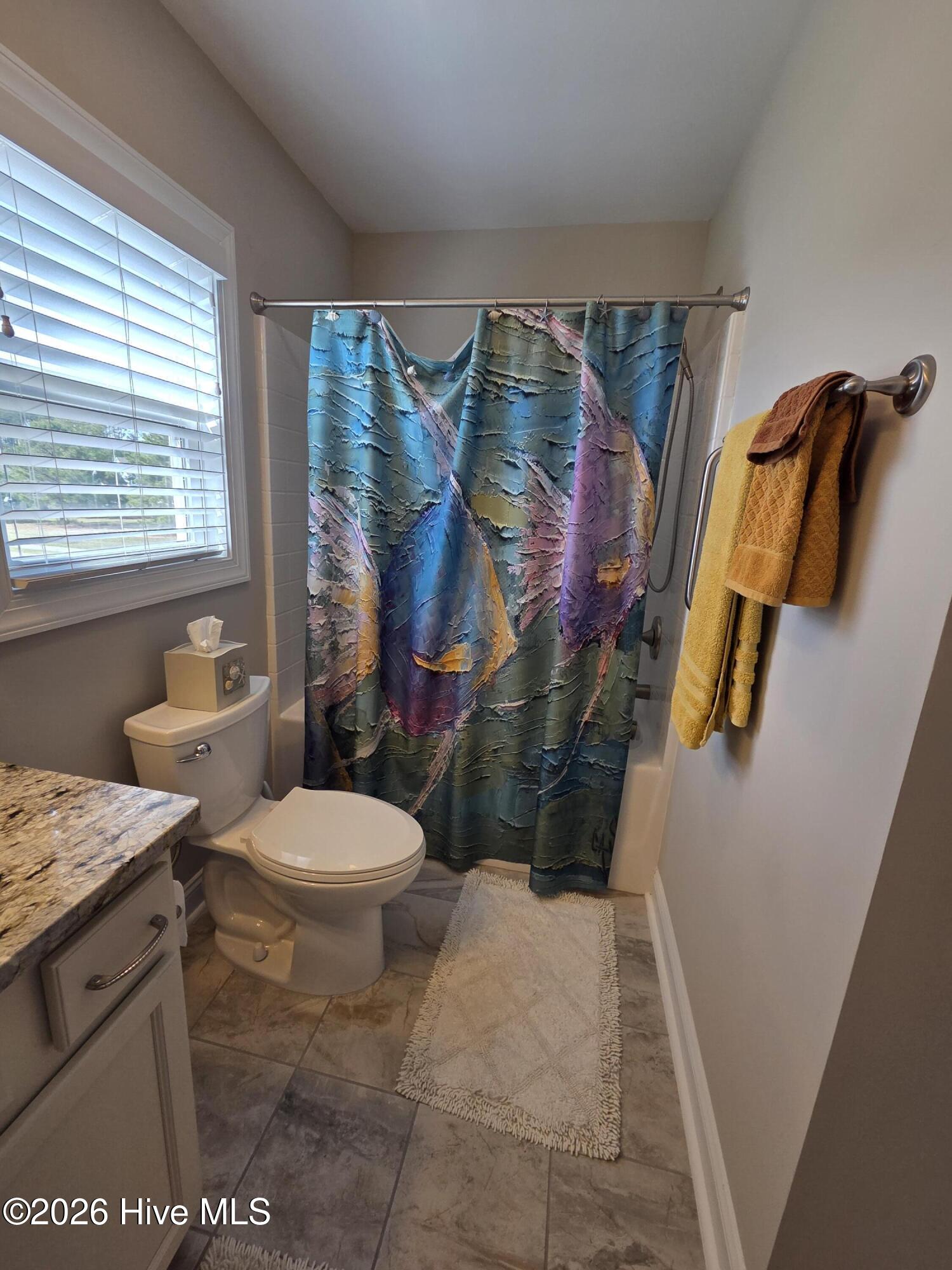 100566407 | Photo 40