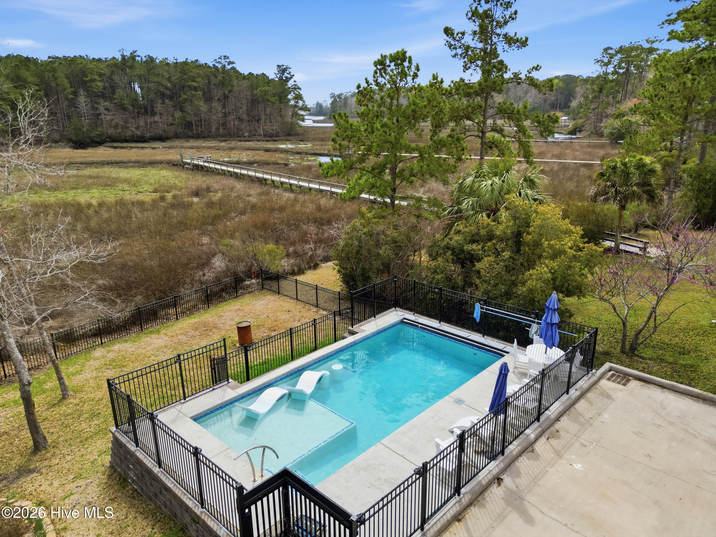 100559694 | Photo 53