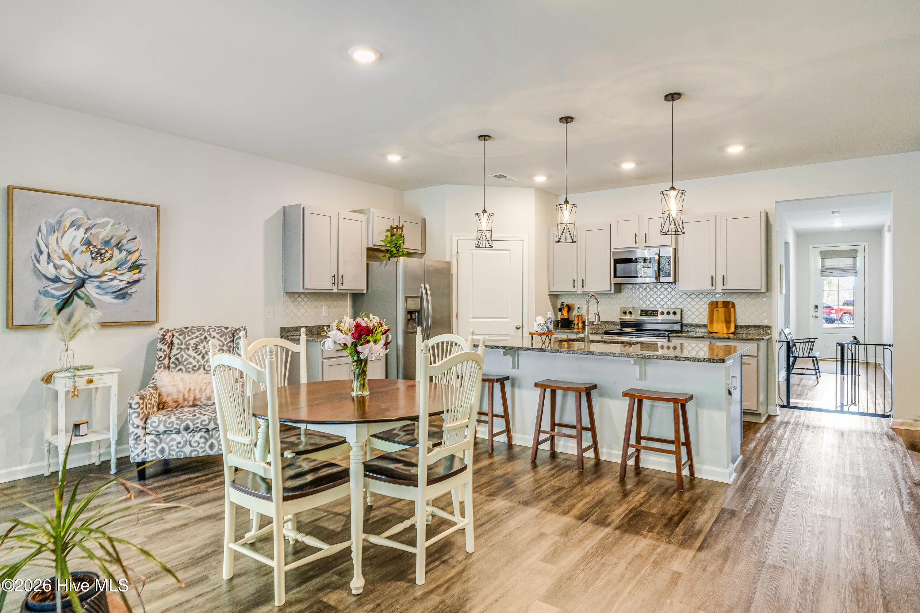 100549305 | Photo 13