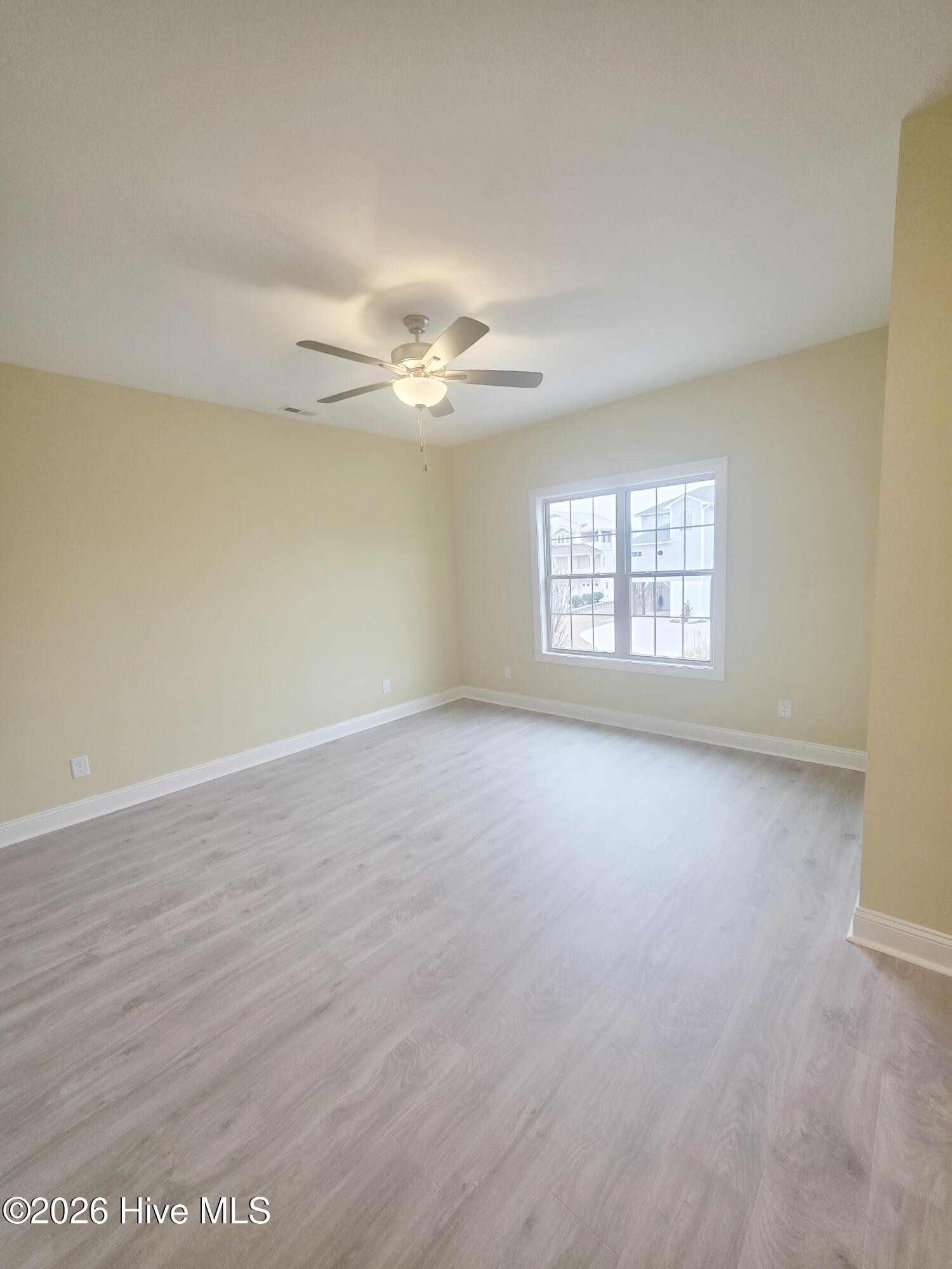 100535825 | Photo 41