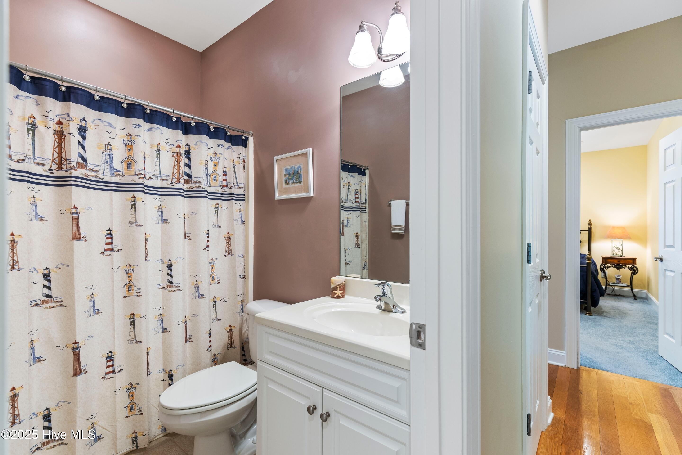 100514713 | Photo 24