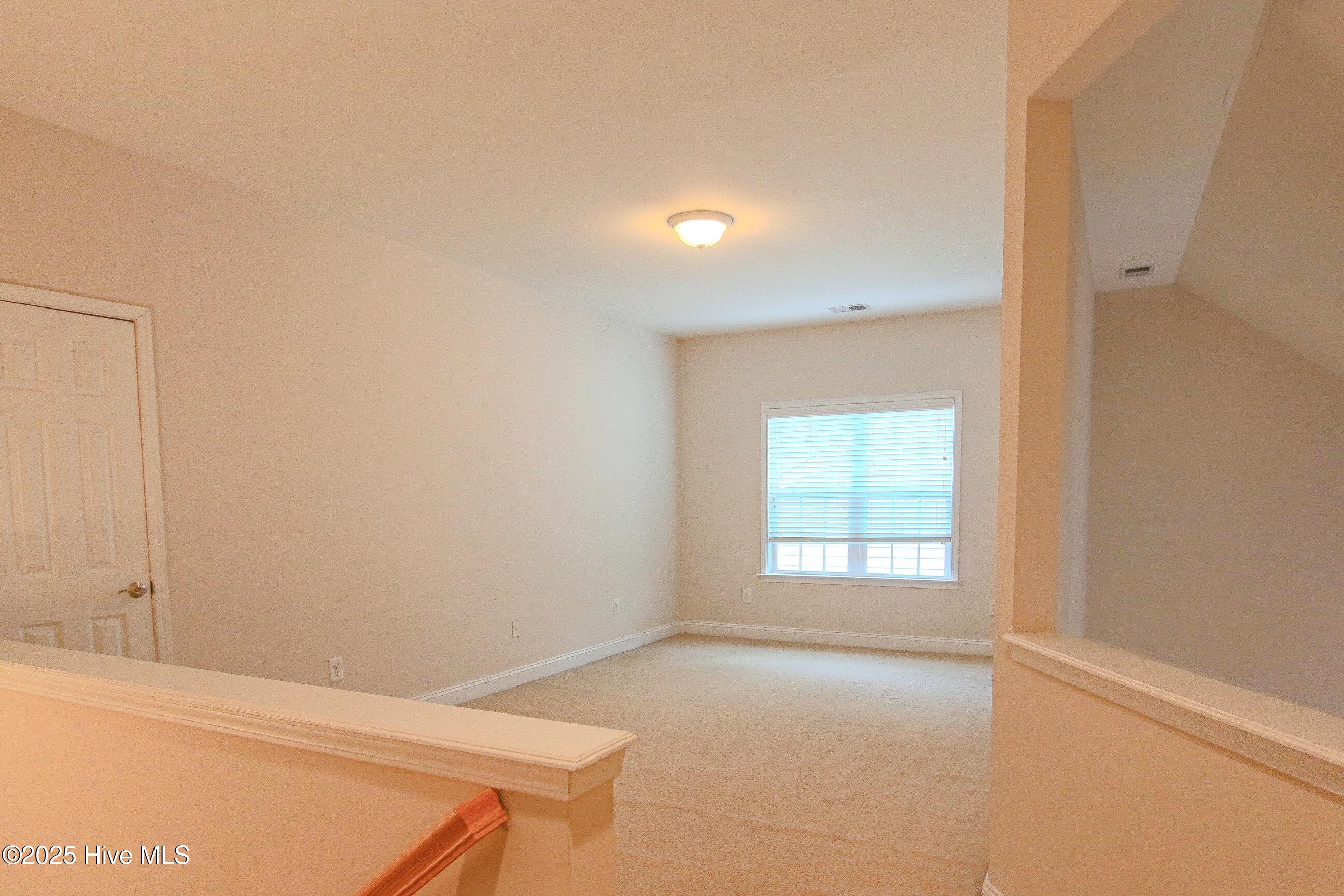 100478144 | Photo 37