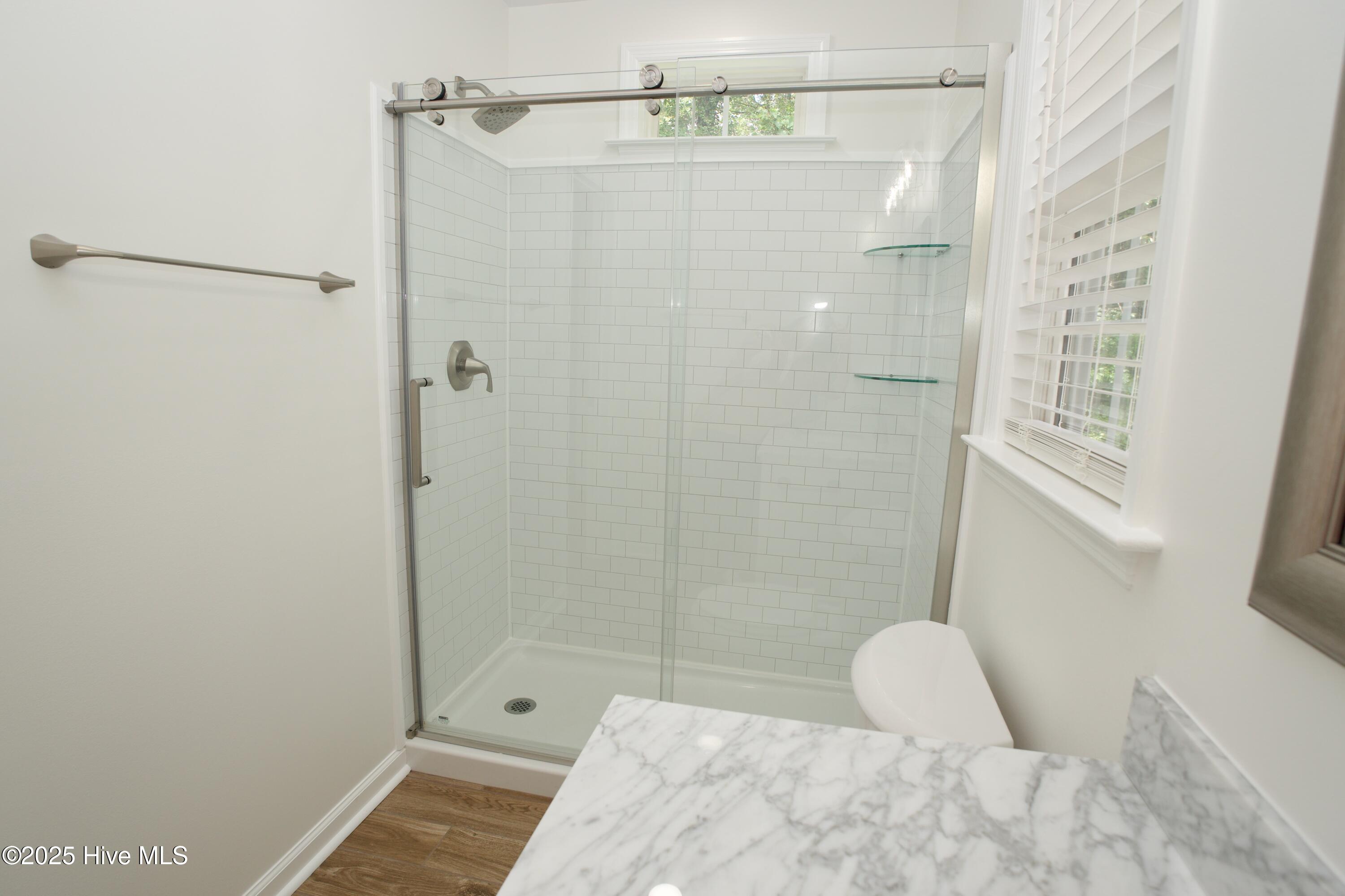 100527332 | Photo 21