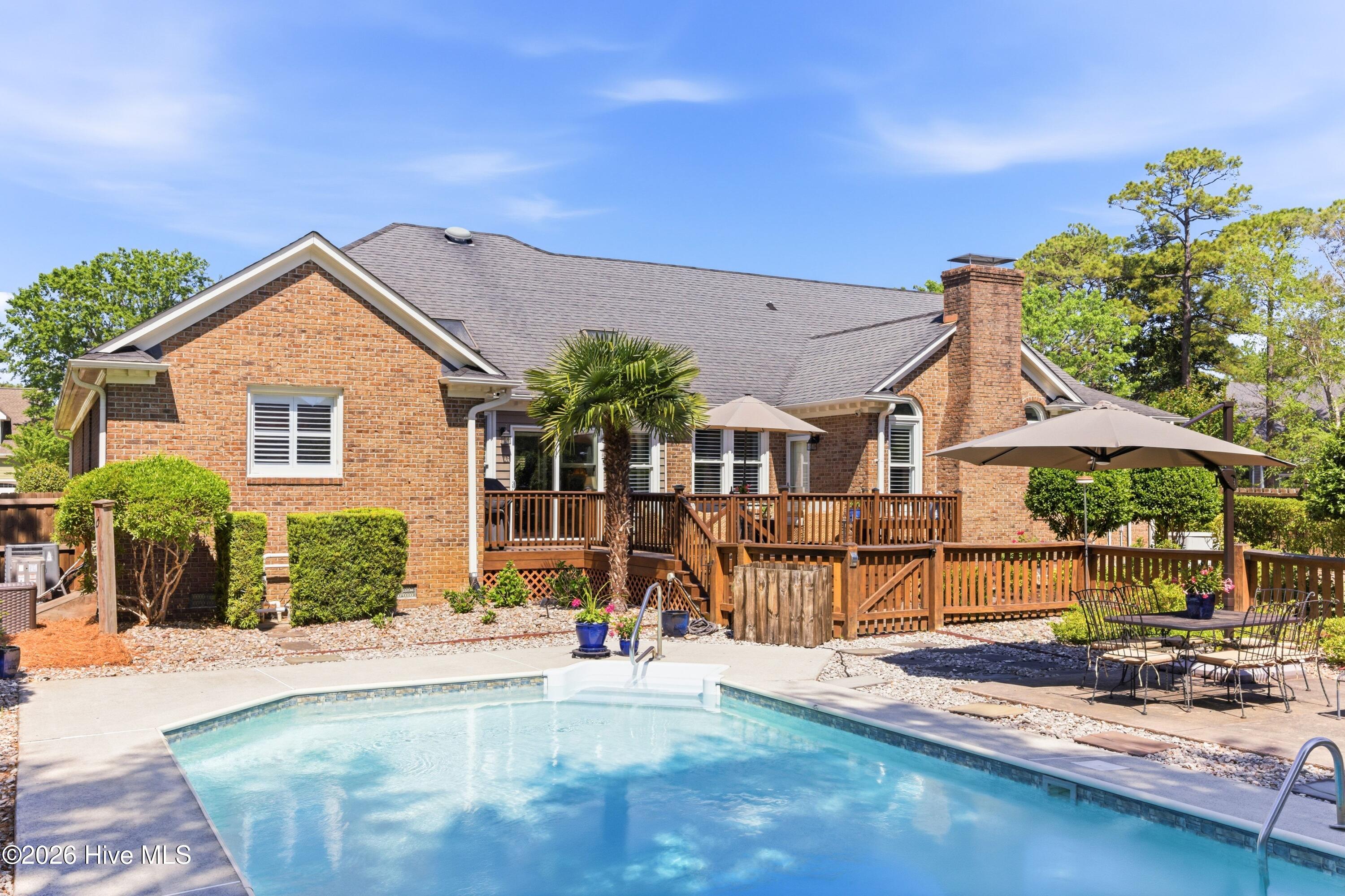 100568689 | Photo 28