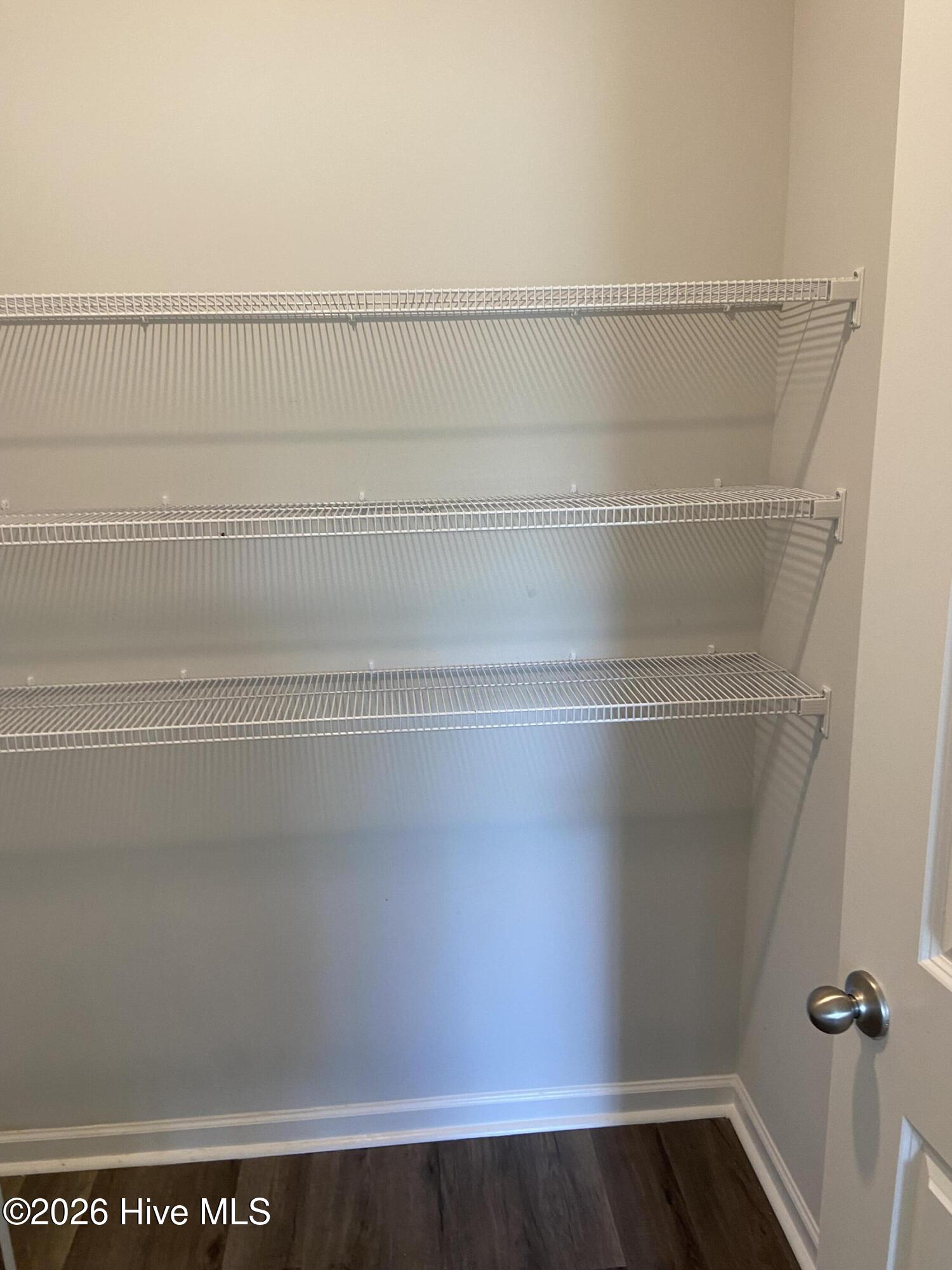 100561980 | Photo 11