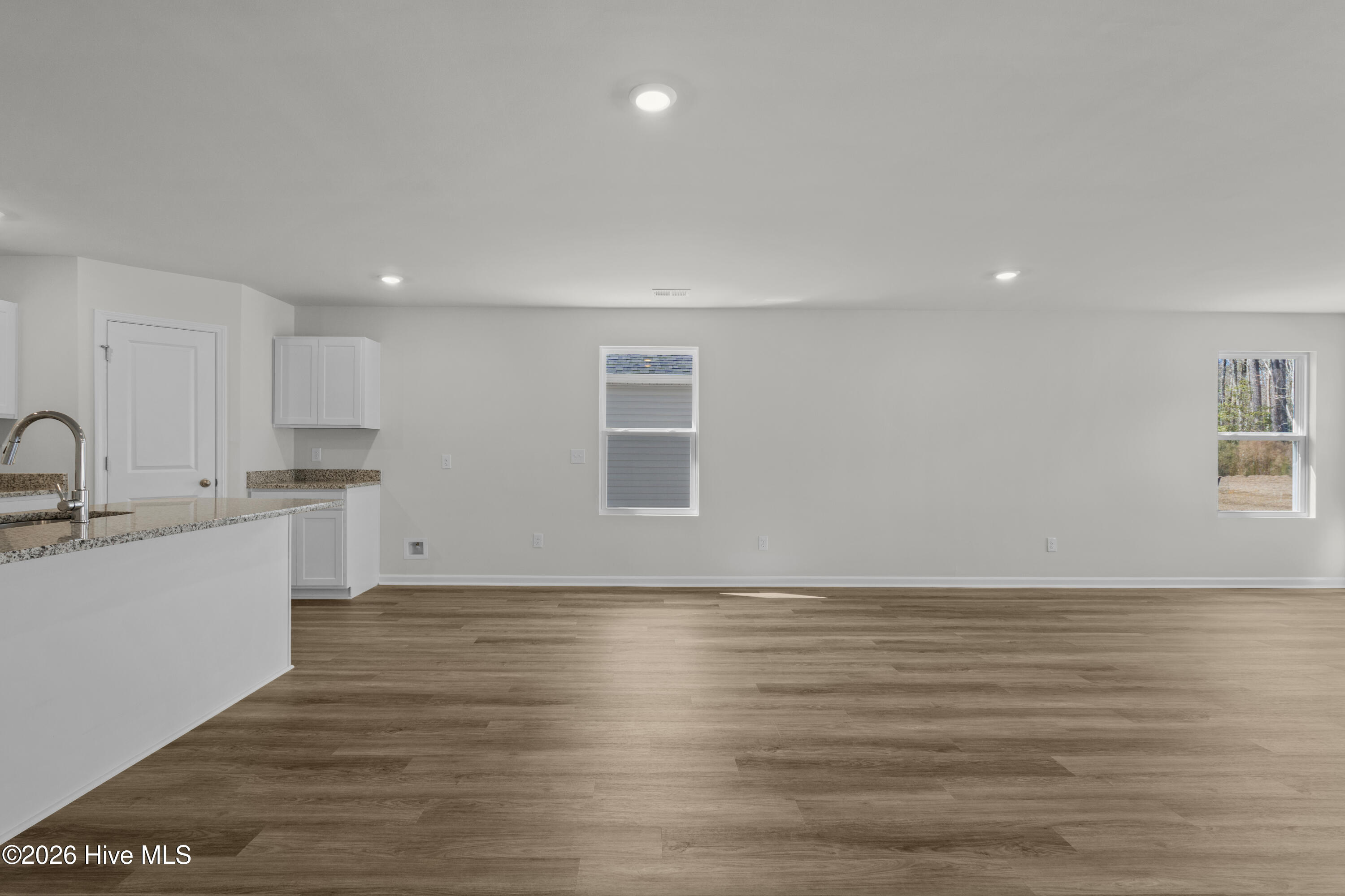 100552146 | Photo 15