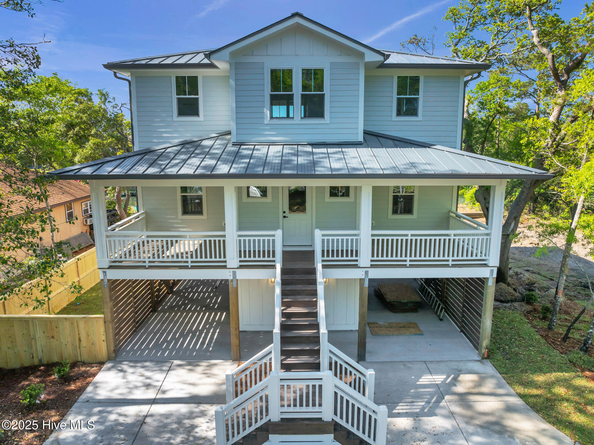 100547120 | Photo 49