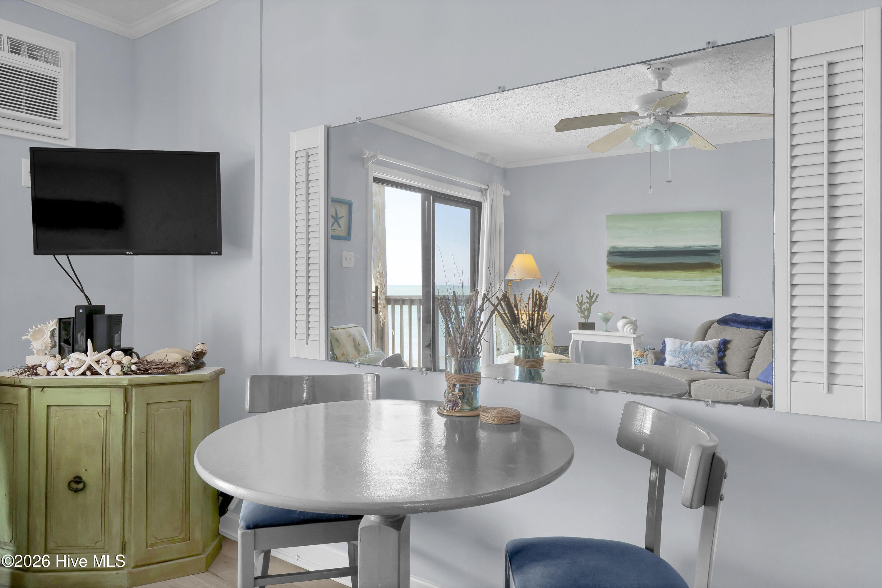 100563794 | Photo 11