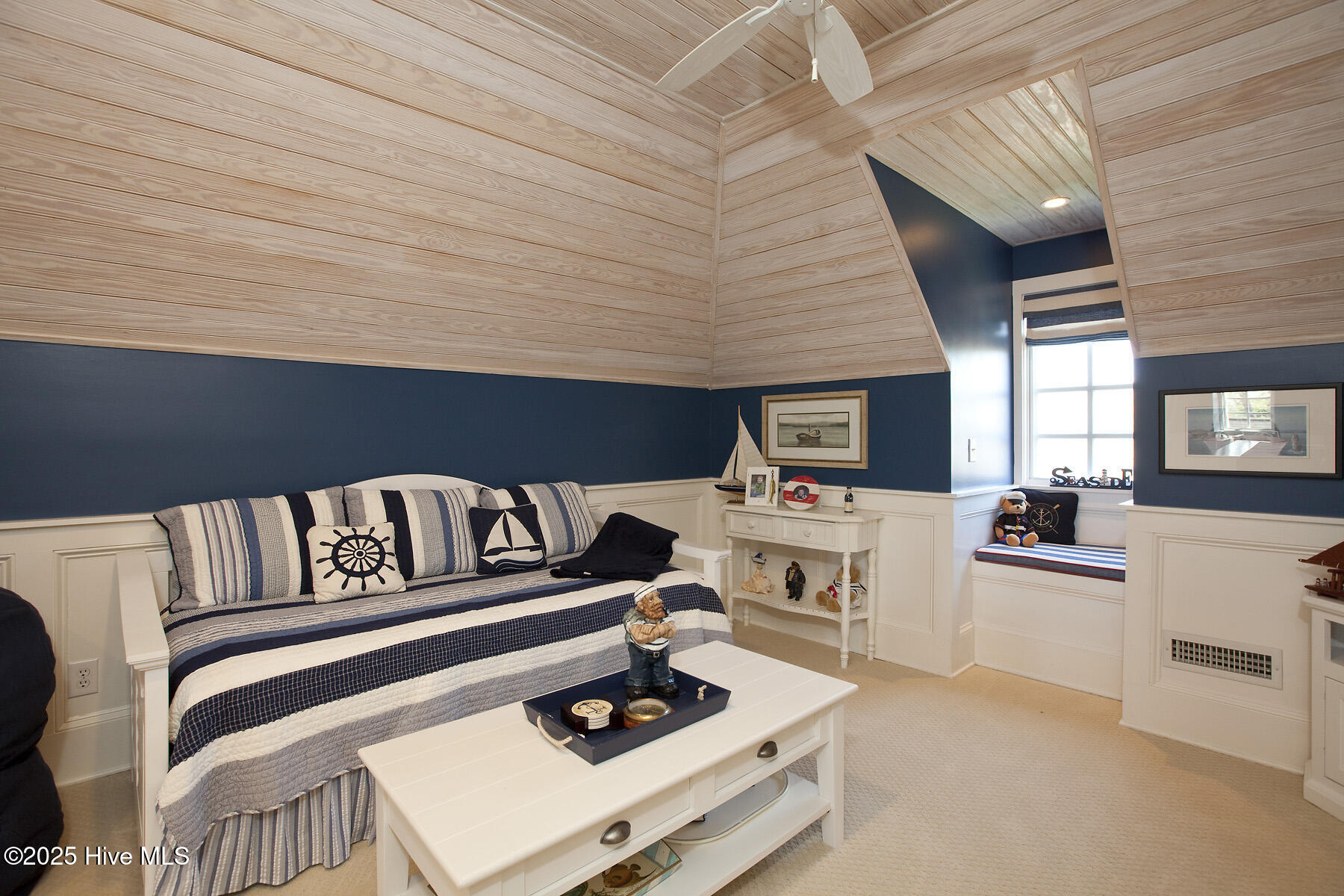 100560338 | Photo 82