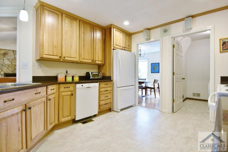 485 Club Drive, Athens, GA 30607 Listing Photo  4