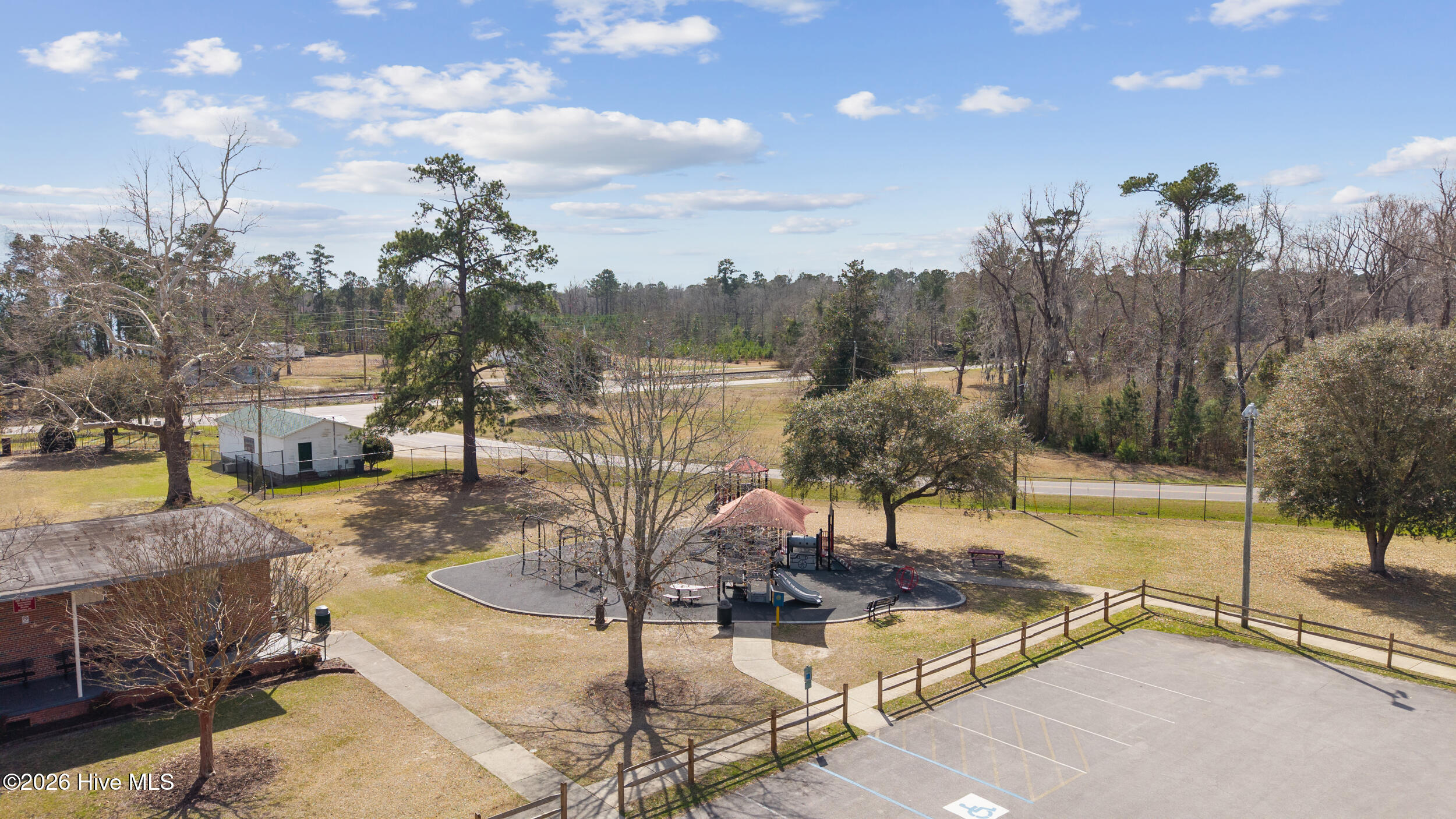 100570550 | Photo 30