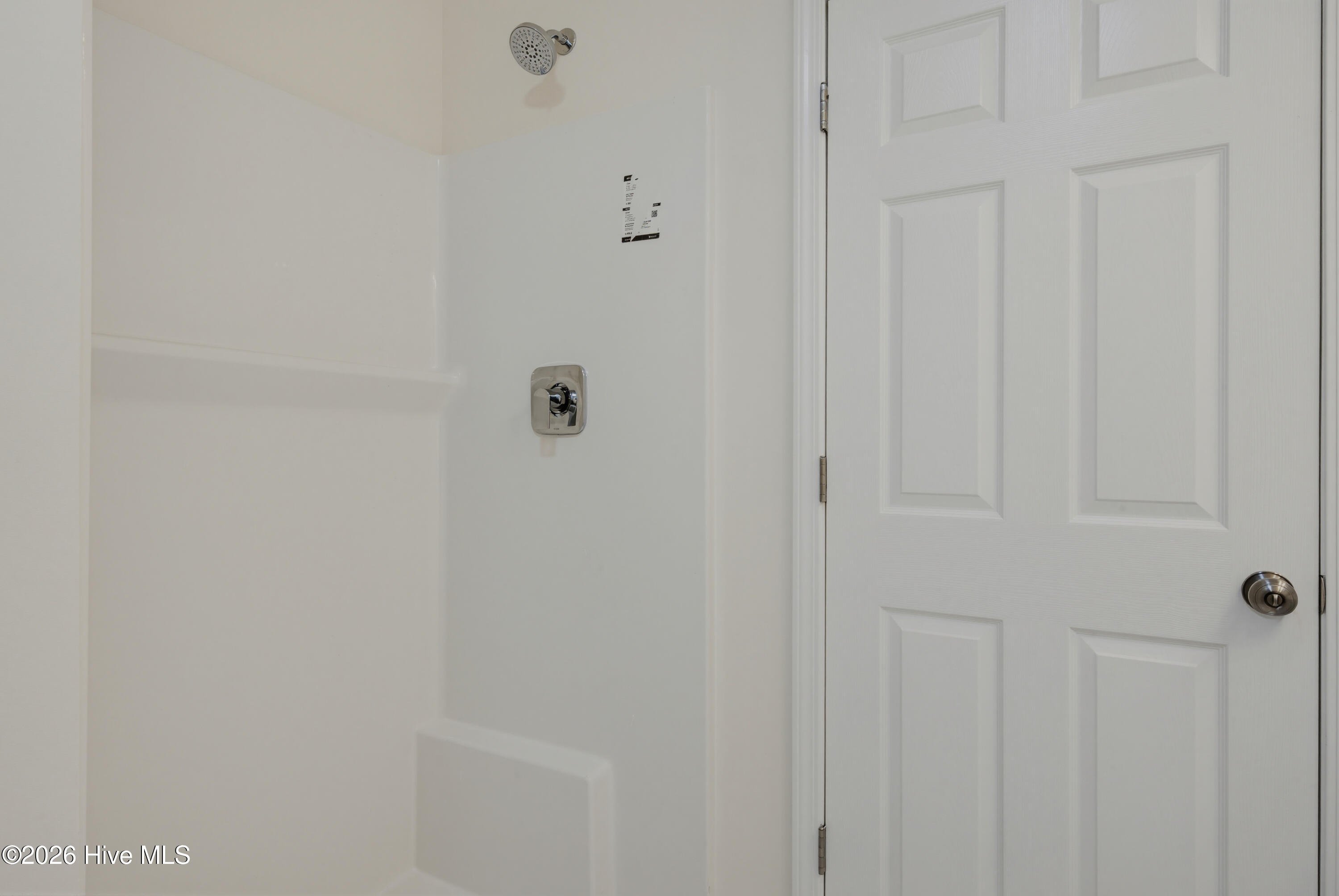 100563323 | Photo 16