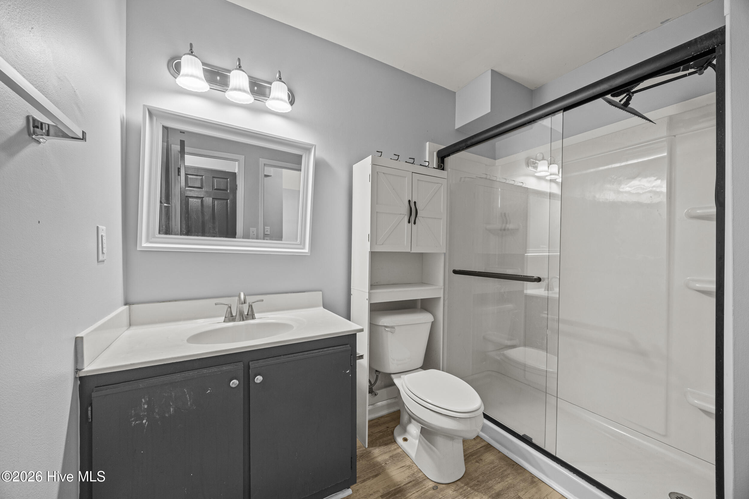 100561010 | Photo 17