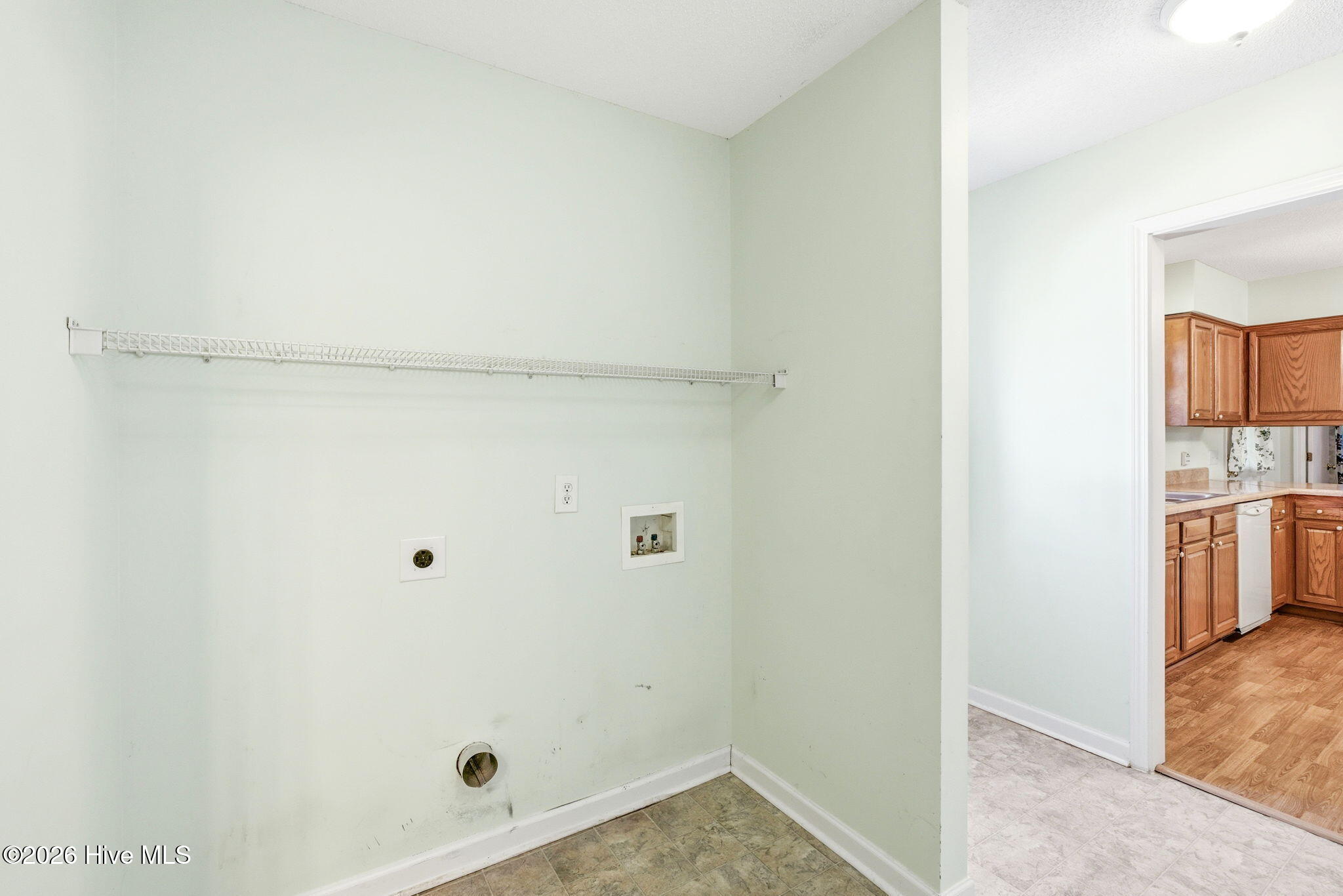 100564693 | Photo 14