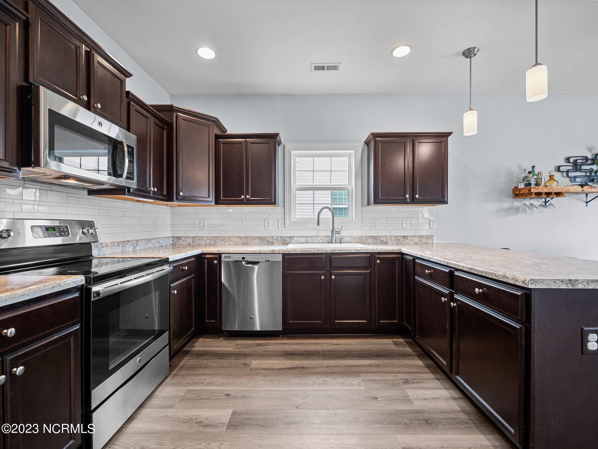 100552658 | Photo 23