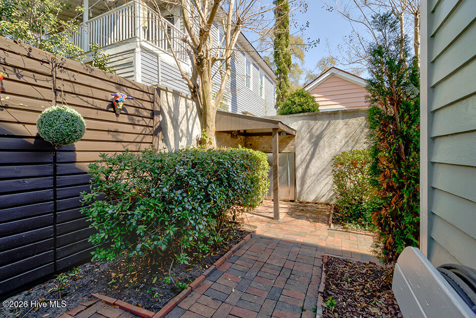 100557542 | Photo 33