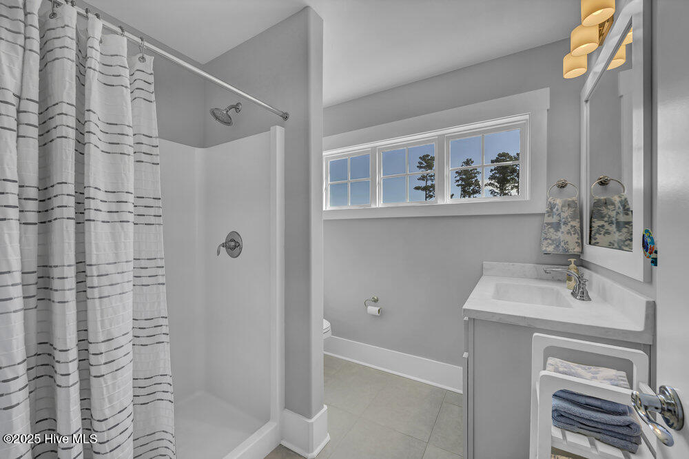 100535537 | Photo 24