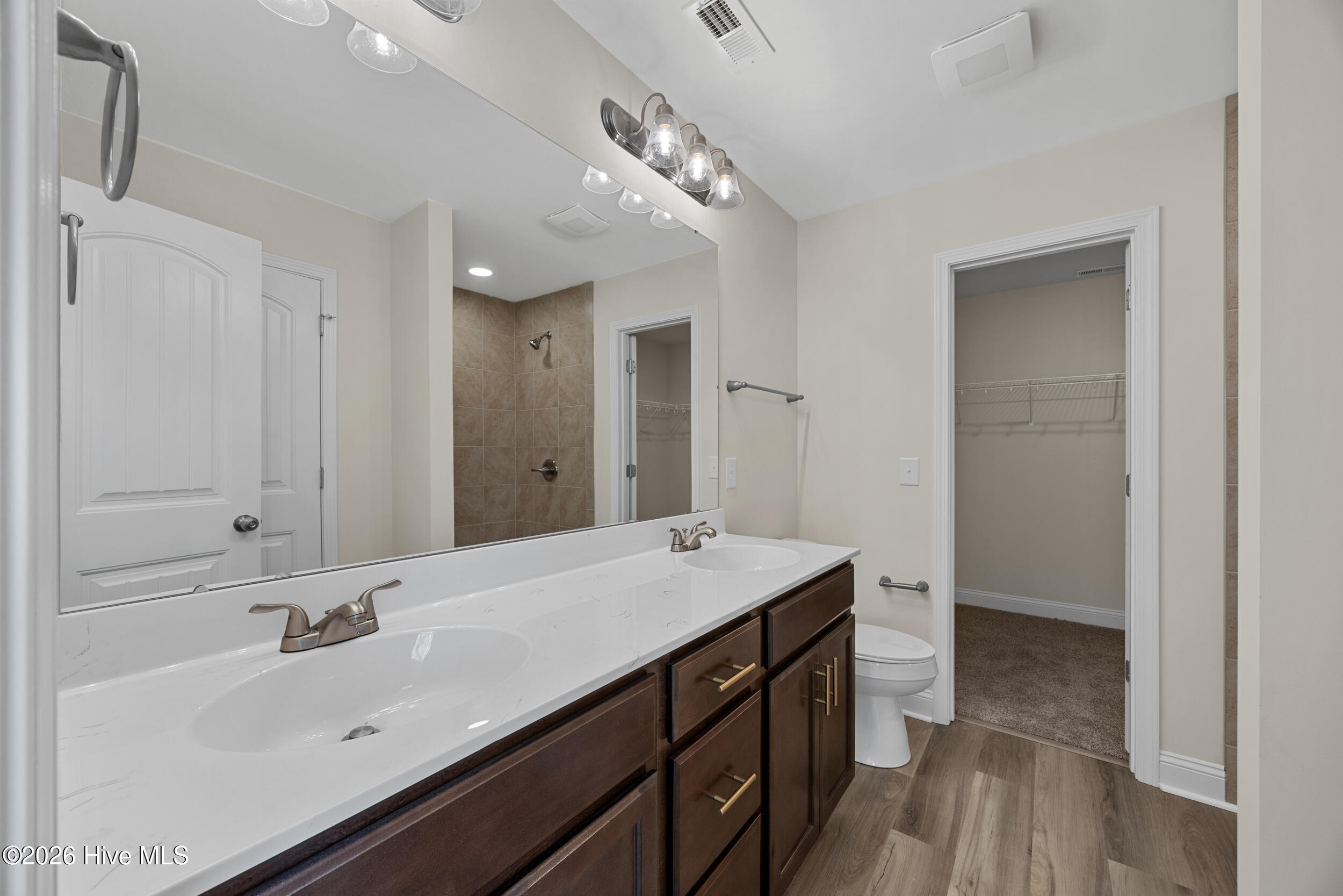 100551256 | Photo 25