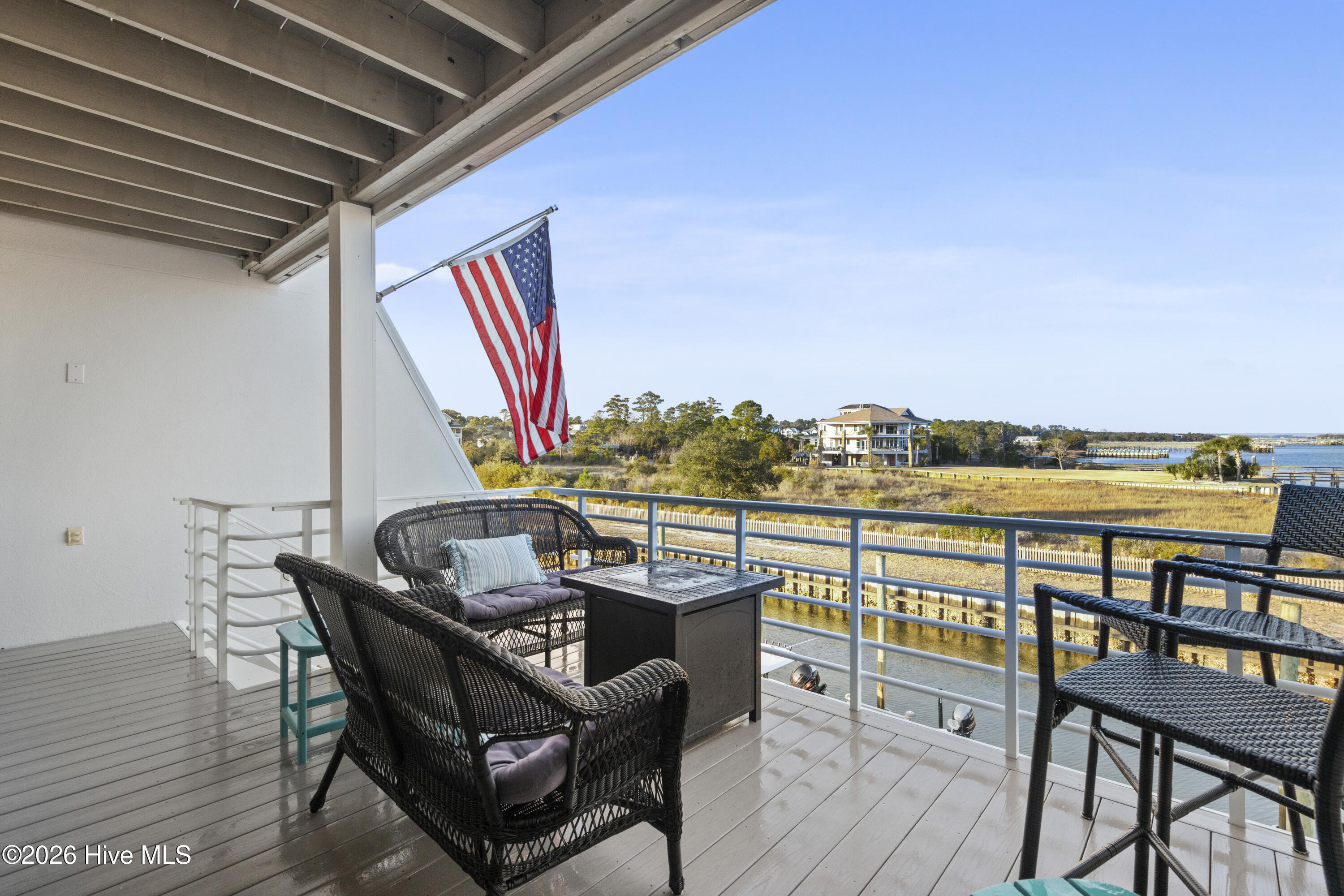 100553448 | Photo 23