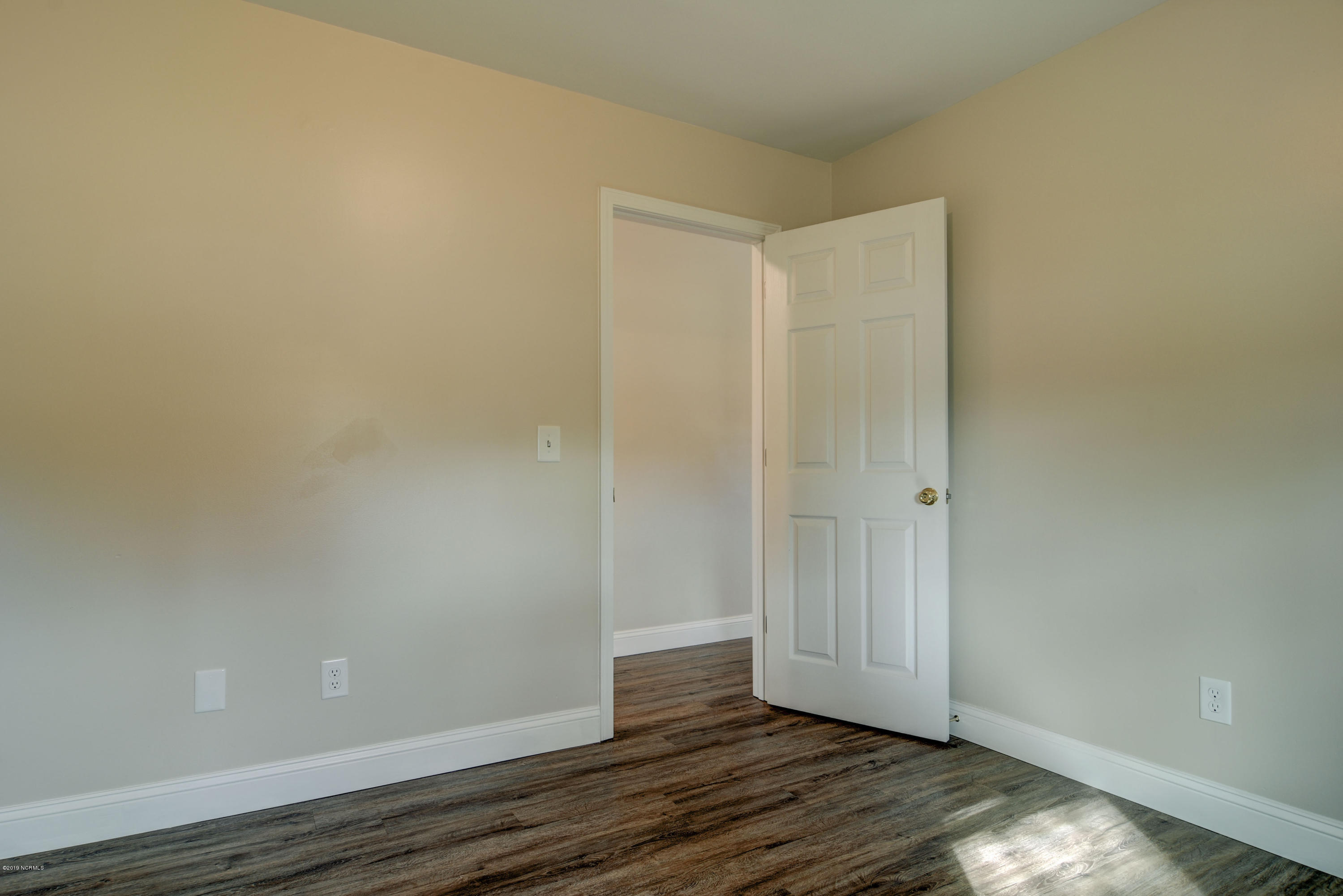 100543080 | Photo 13