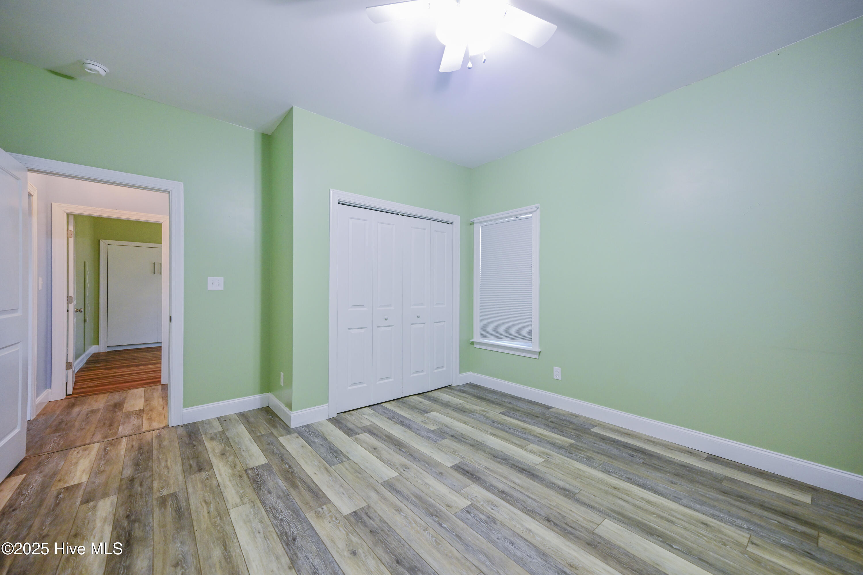 100523770 | Photo 15