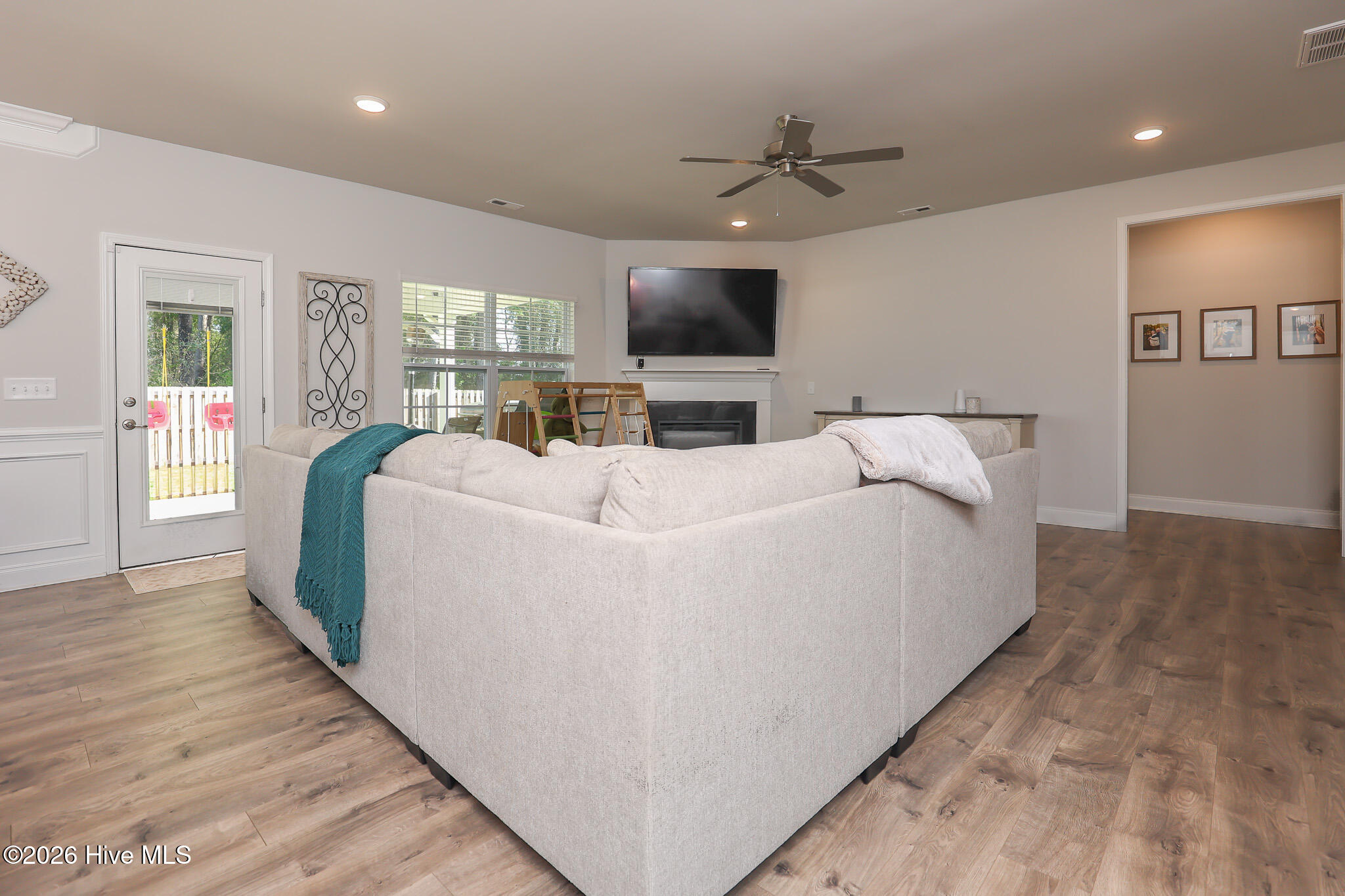 100565380 | Photo 12