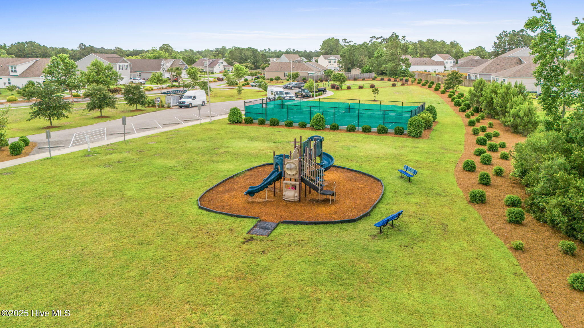 100521011 | Photo 33