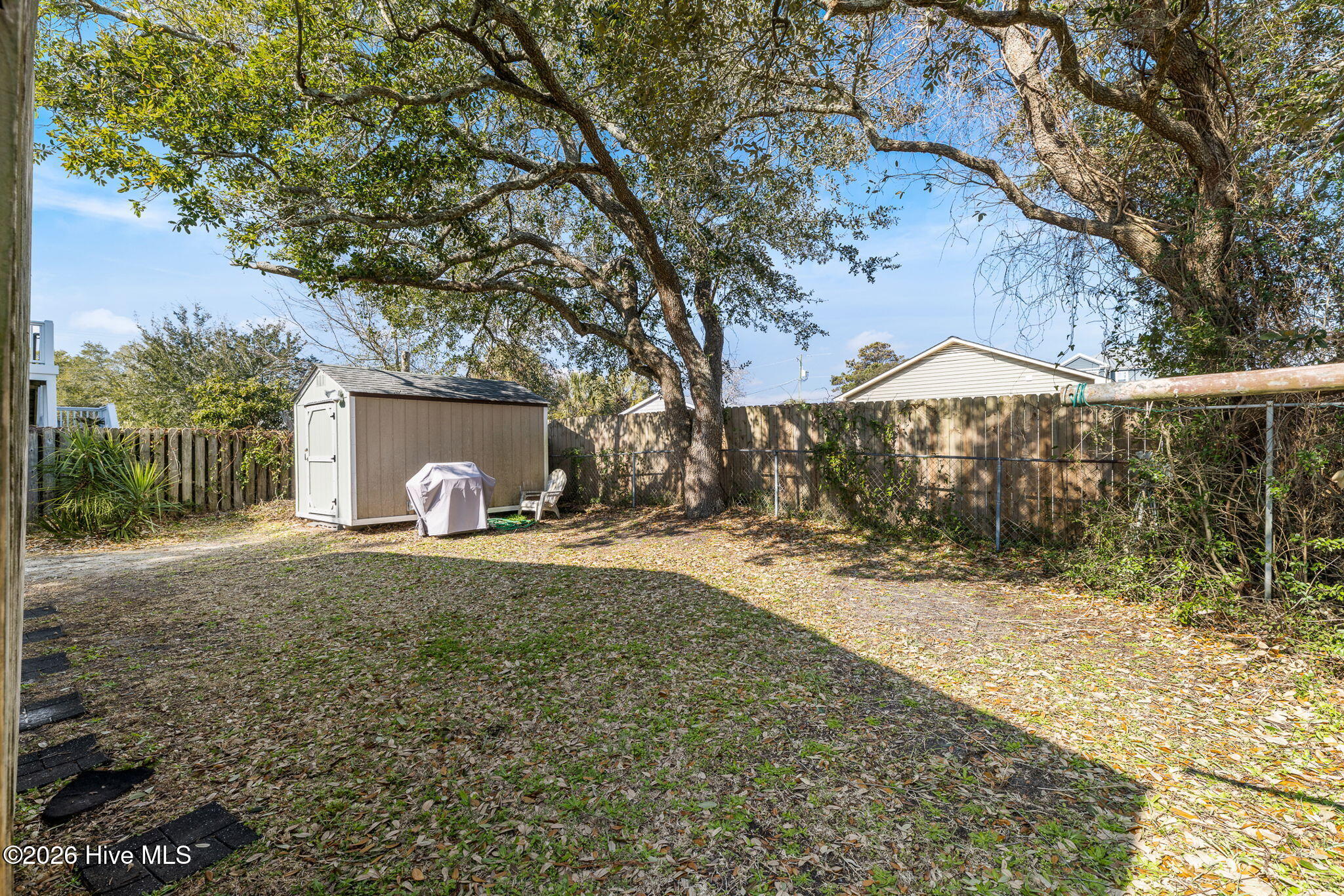 100557713 | Photo 38