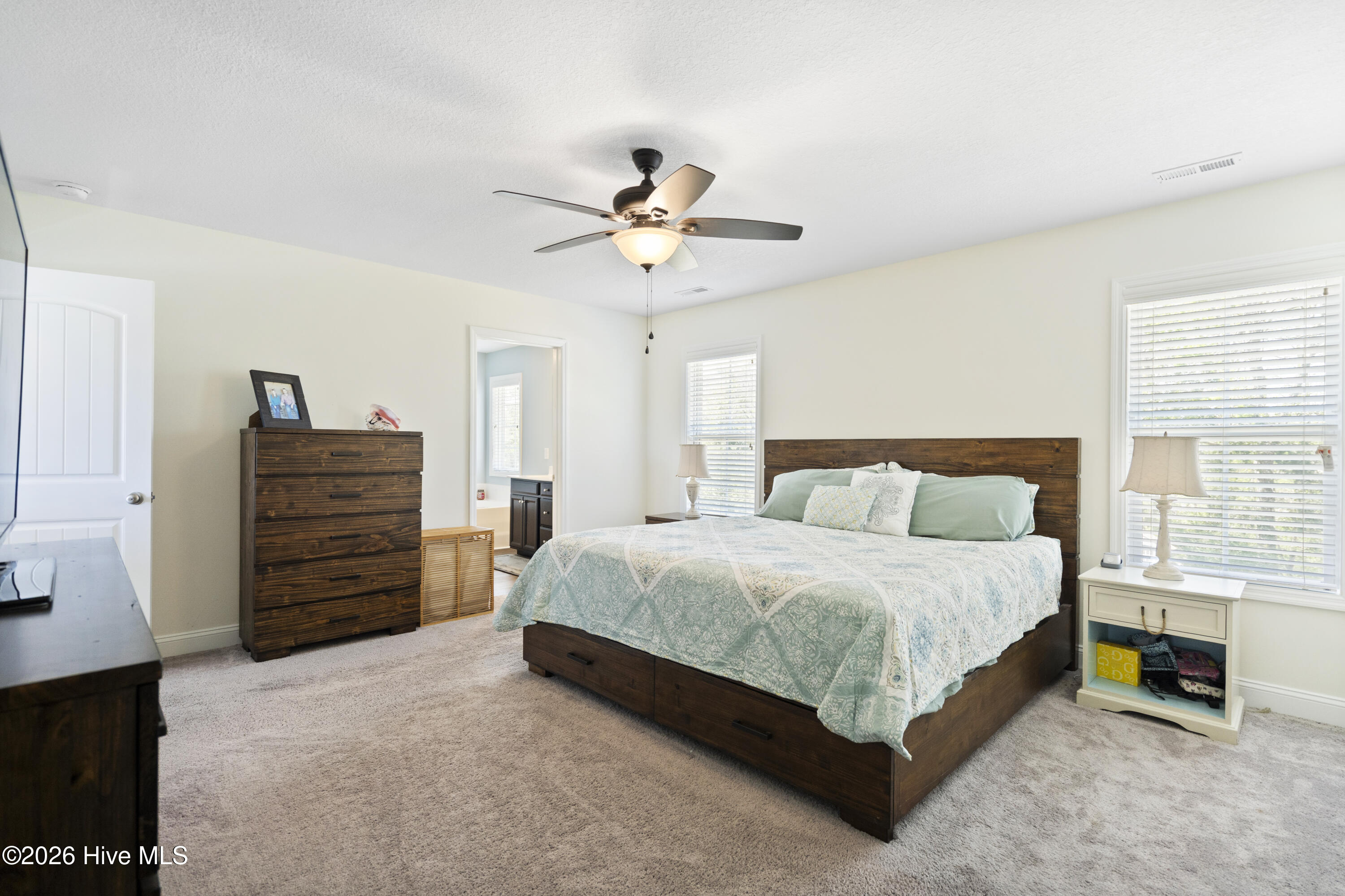 100564878 | Photo 31