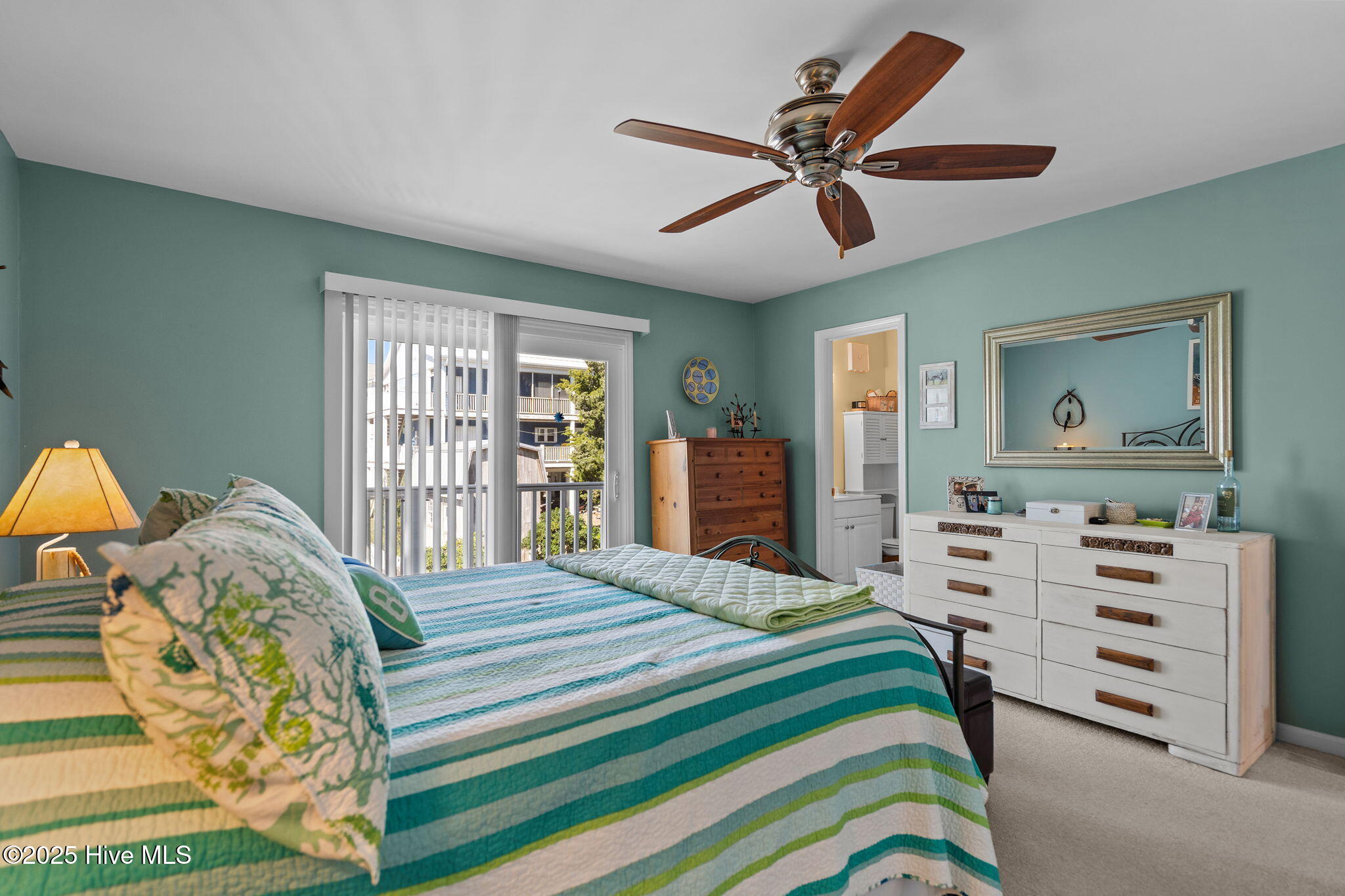 100538407 | Photo 21