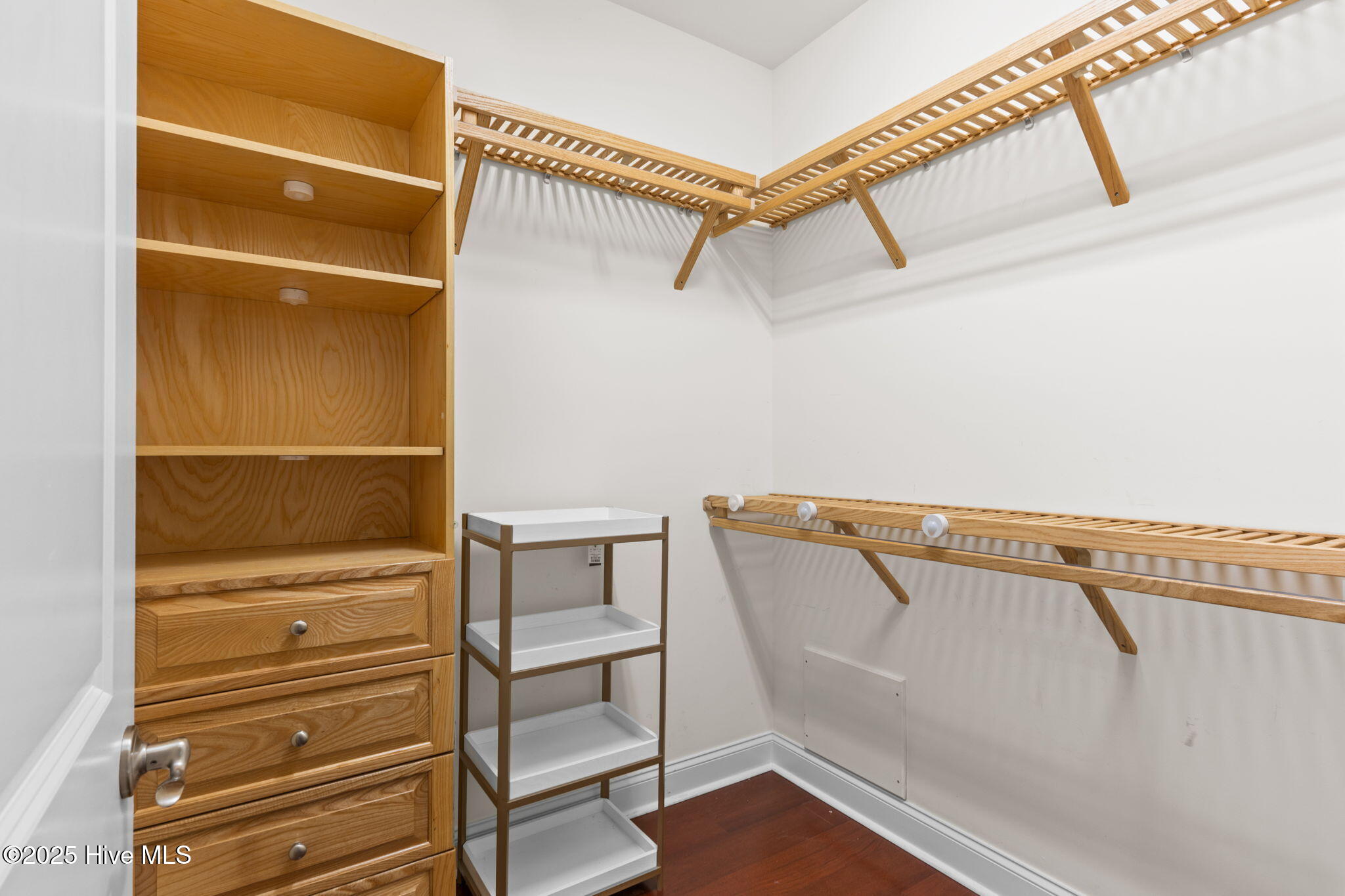 100538069 | Photo 19