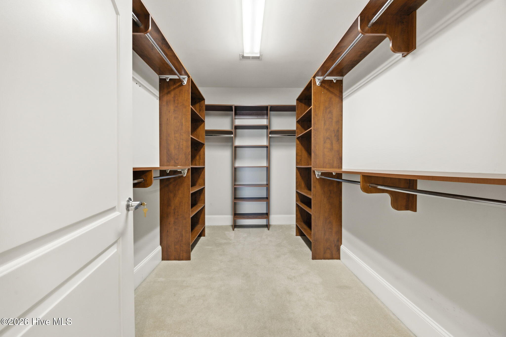 100569060 | Photo 11