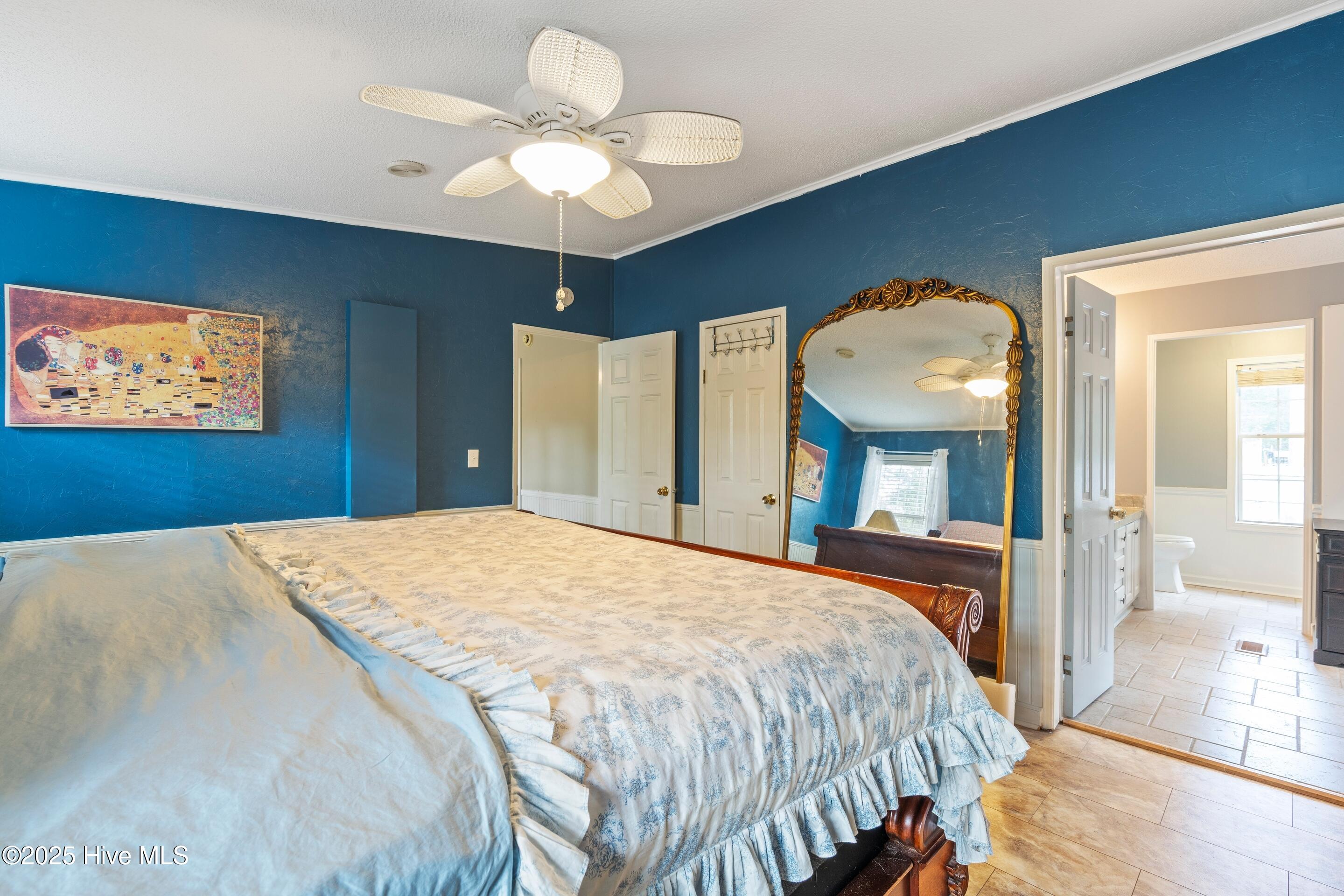 100535667 | Photo 41