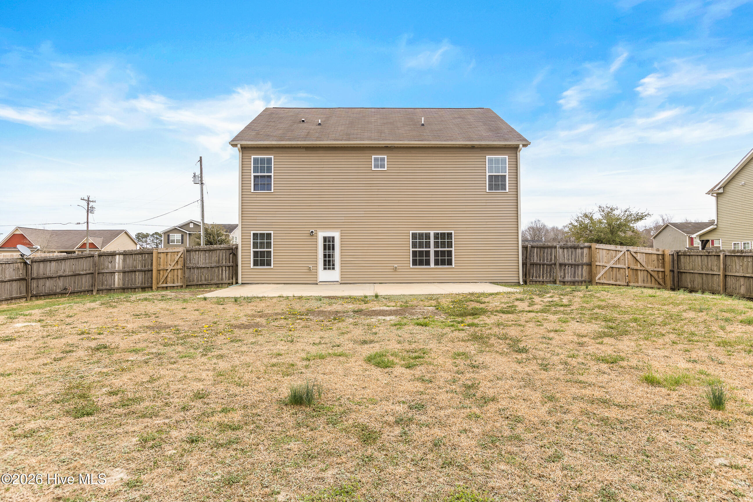 100557229 | Photo 32